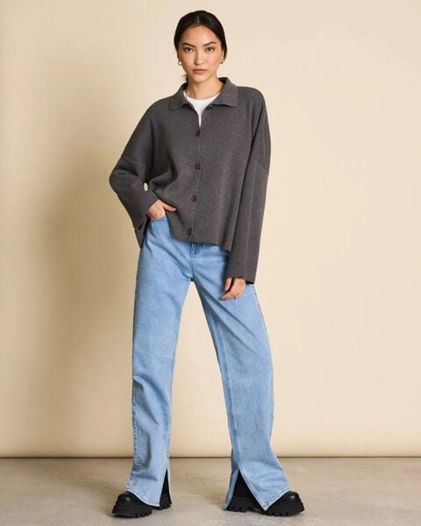 JAN N JUNE High Waist Jeans SELENE mit Schlitz – Ansicht 4