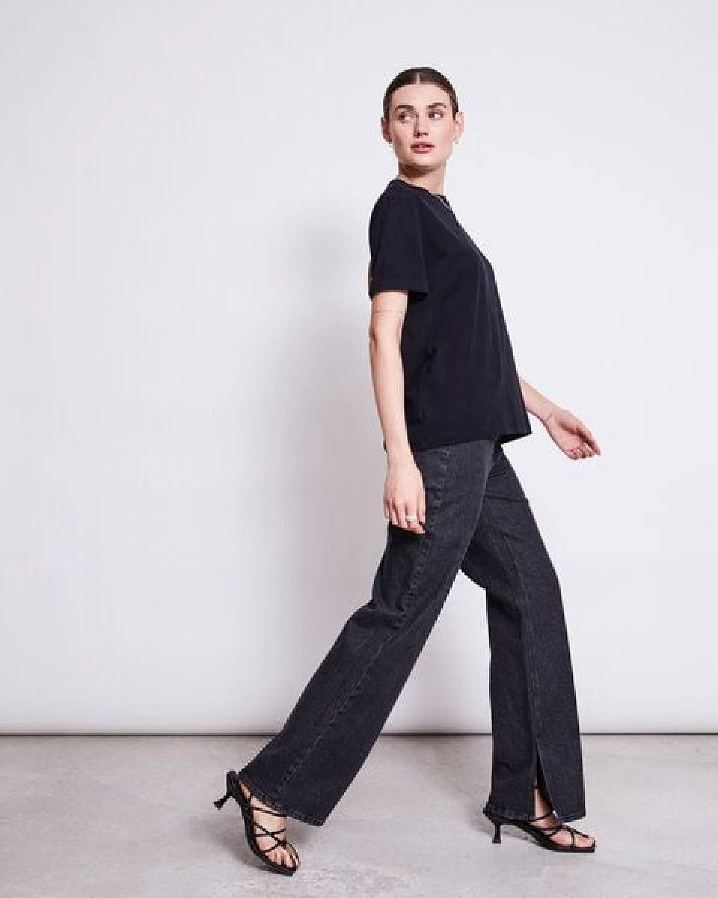 JAN N JUNE High Waist Jeans SELENE mit Schlitz – Ansicht 2