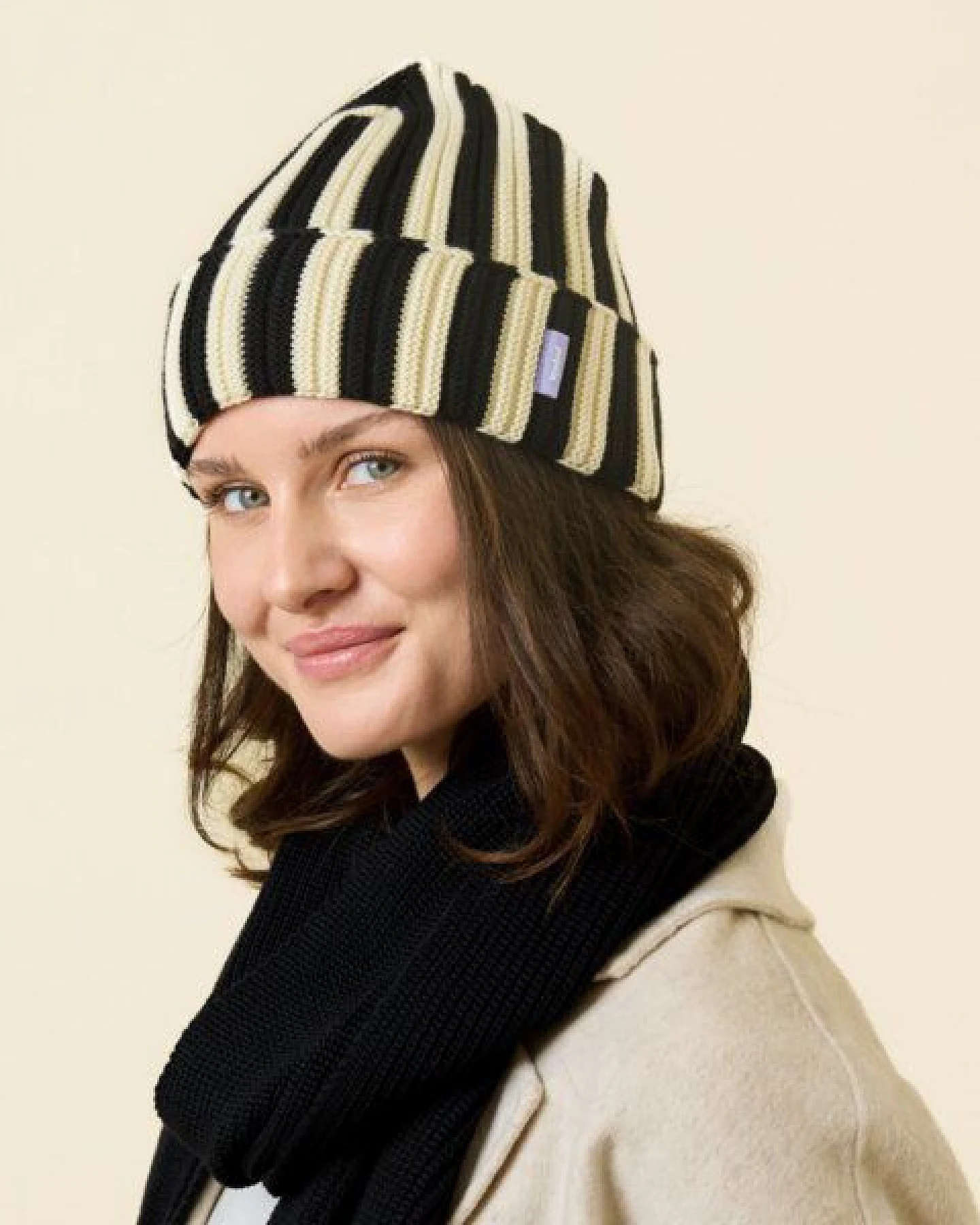 popeia Special Beanie gestreift aus 100% Merinowolle (mulesingfrei) – Ansicht 3