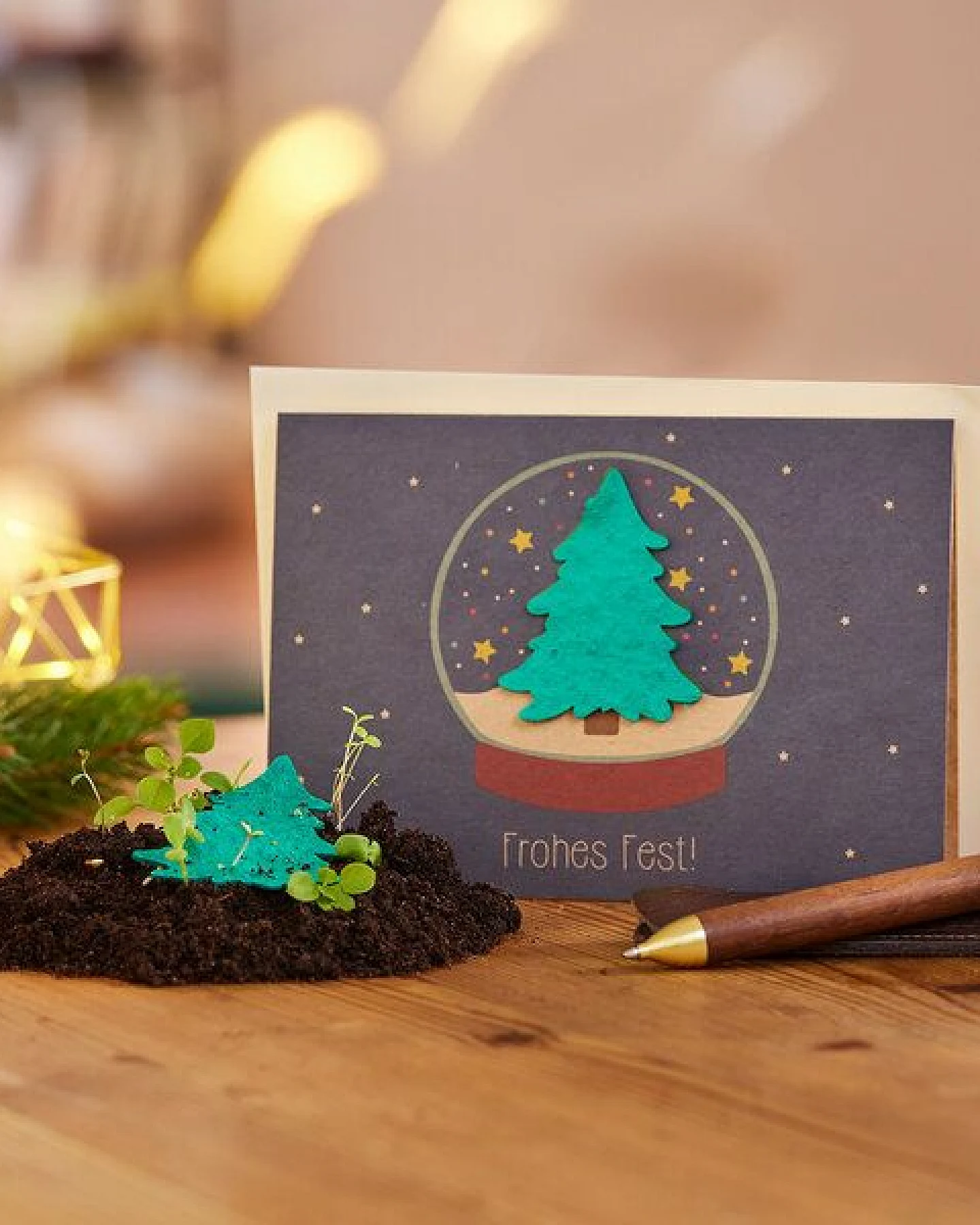 Die Stadtgärtner Nachhaltige Weihnachtskarte zum Einpflanzen mit Schneekugel-Motiv inkl. Umschlag – Ansicht 2