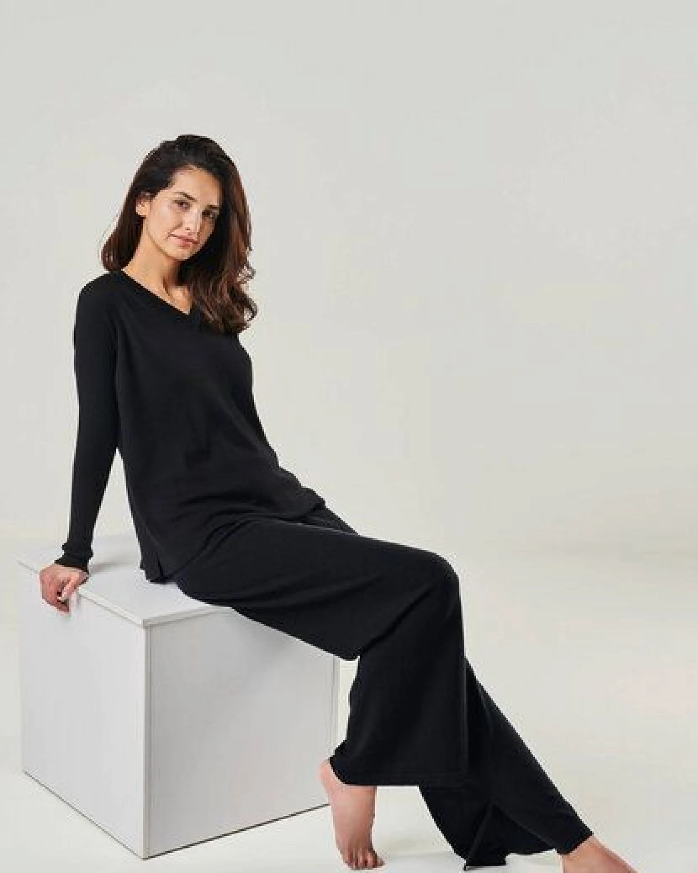 YOU LOOK PERFECT Merino Loungewear Set „Strickpullover Dorina & Strickhose Bailey" – Ansicht 2