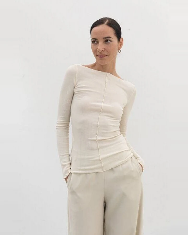The Slow Label Geripptes Langarm Top mit Boat Neck Ausschnitt