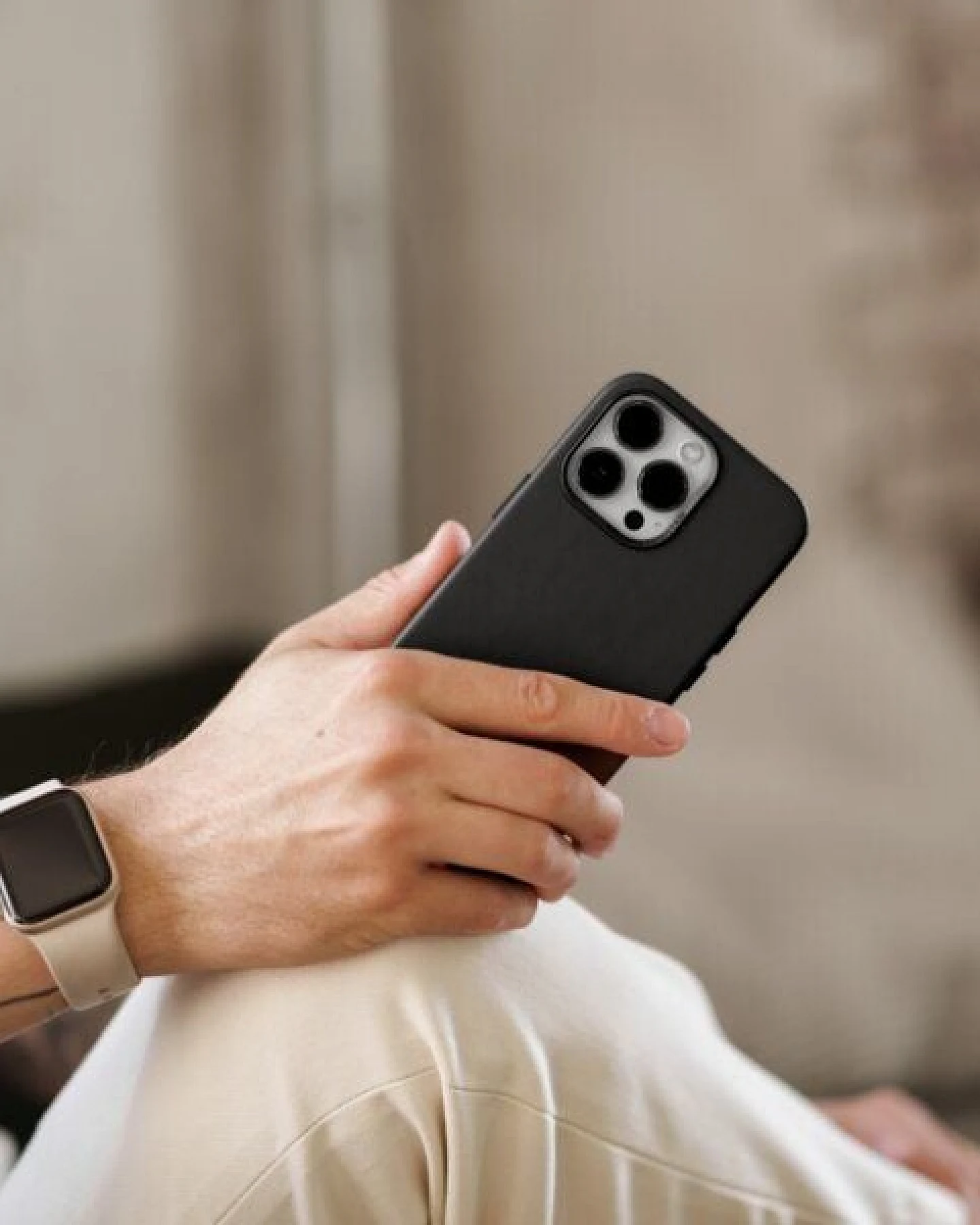 Woodcessories iPhone Leder Hülle aus nachhaltigen Aloe Vera Pflanzen – Ansicht 4