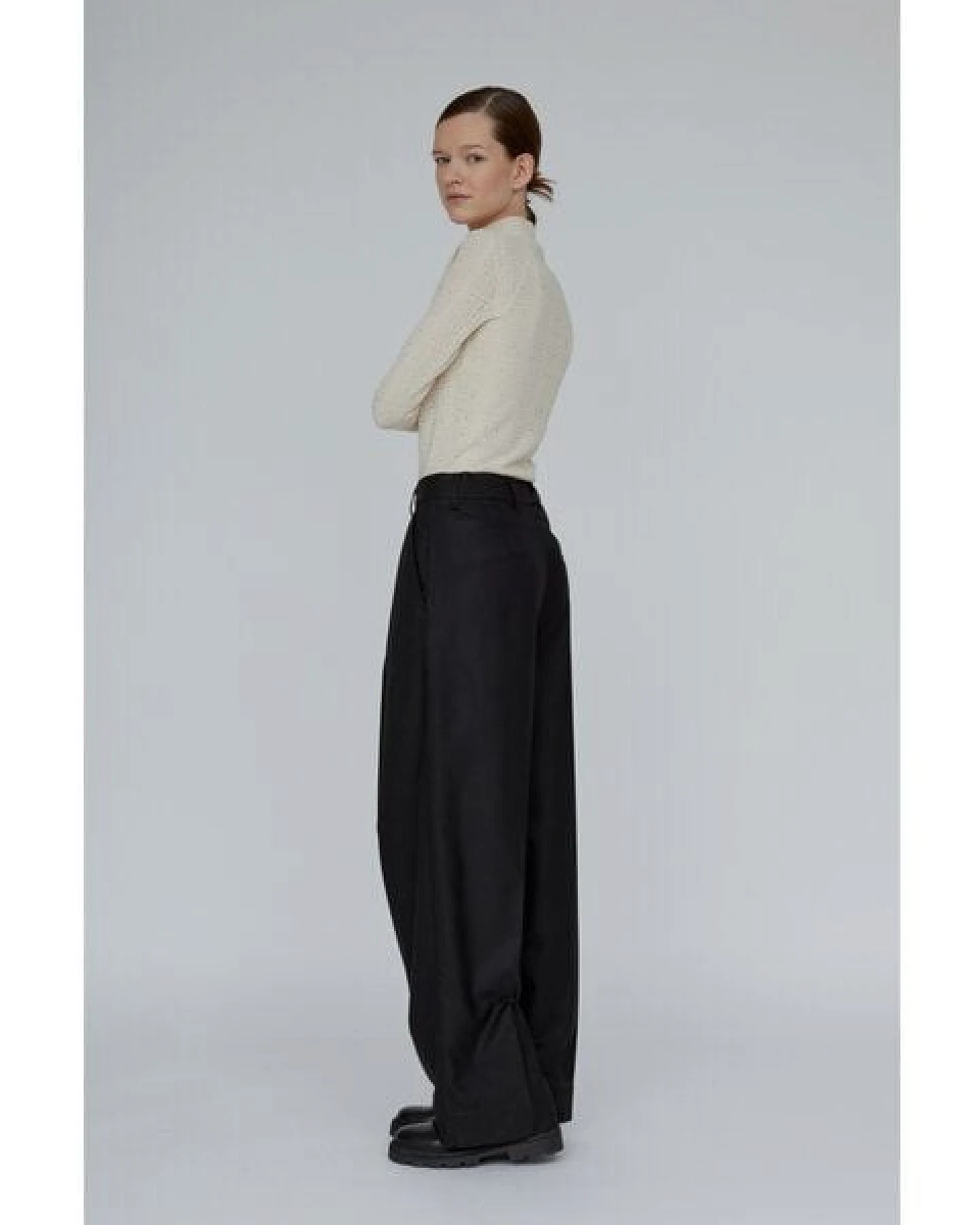 Basic Apparel Rollkragenshirt SUVI mit feinem Lochmuster – Ansicht 3