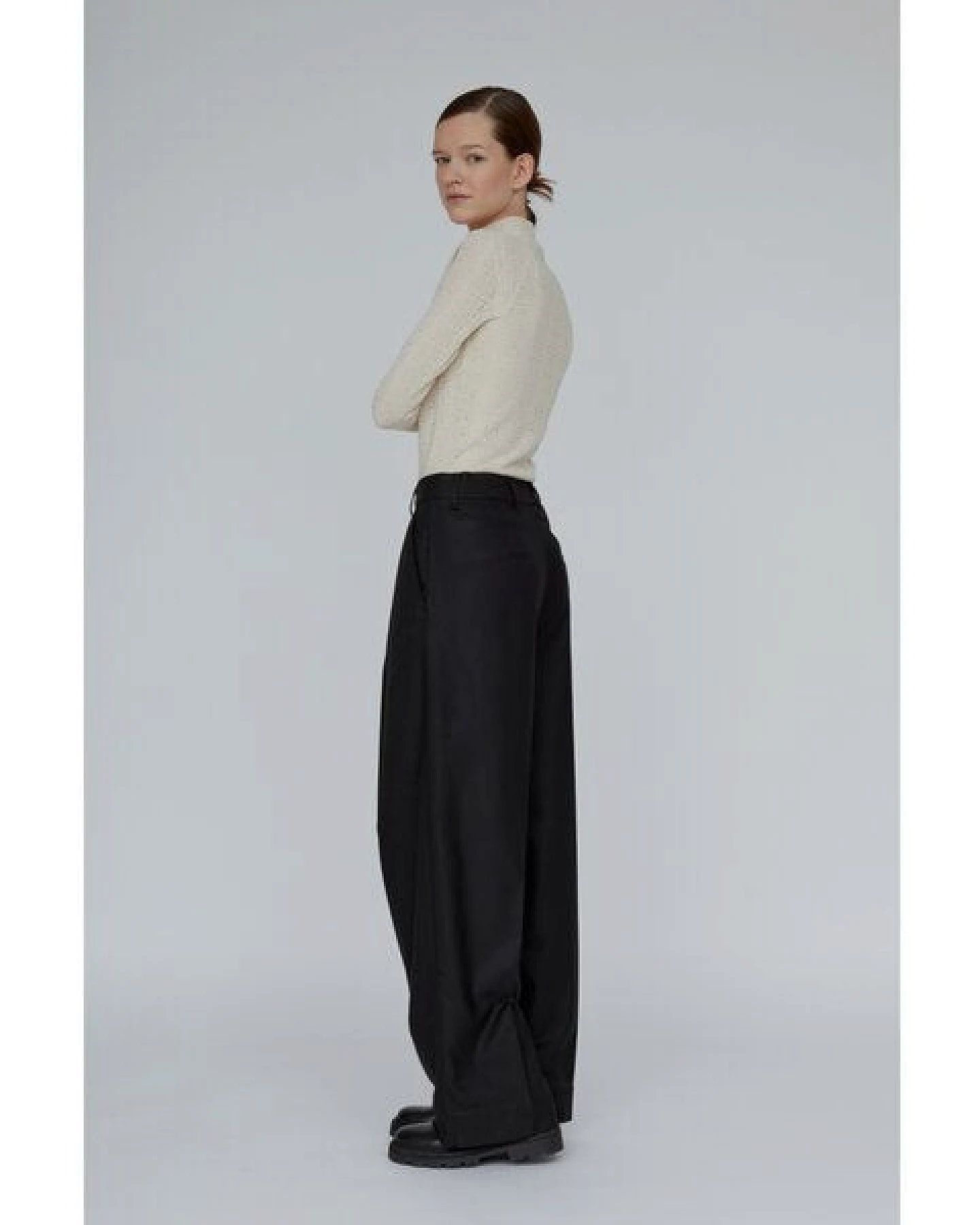 Basic Apparel Rollkragenshirt SUVI mit feinem Lochmuster – Ansicht 3