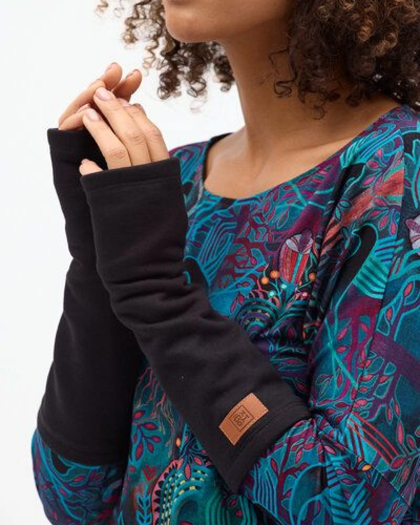 Handstulpen Puffy – Armstulpen aus Bio-Baumwolle – warm & bequem – glatt oder mit KOKOworld-Print – fair & nachhaltig produziert in EU – Ansicht 2