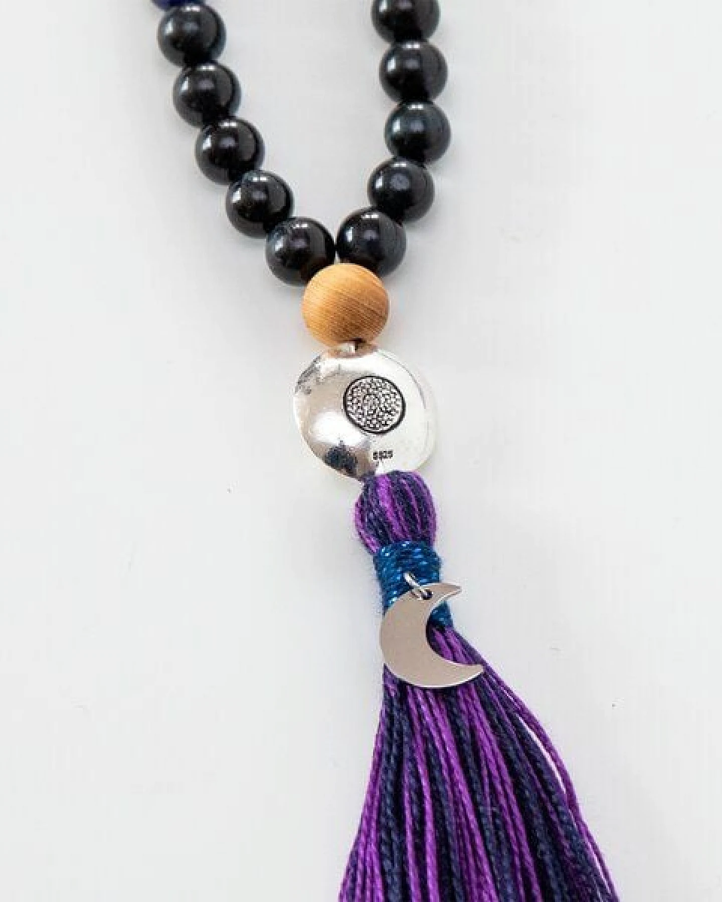 Divasya Mala-Kette "Moon Child" aus Amethyst- Mondstein- Lapislazuli (u.a.) – Ansicht 4