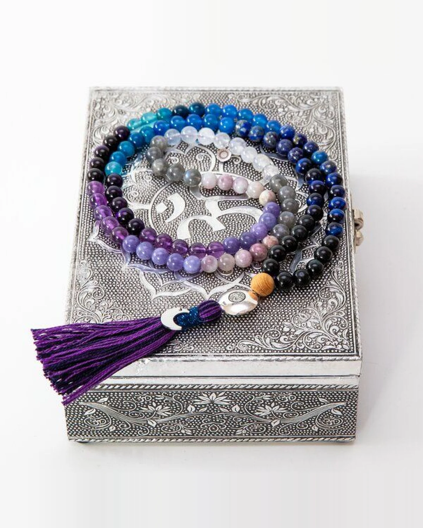 Divasya Mala-Kette "Moon Child" aus Amethyst- Mondstein- Lapislazuli (u.a.) – Ansicht 2