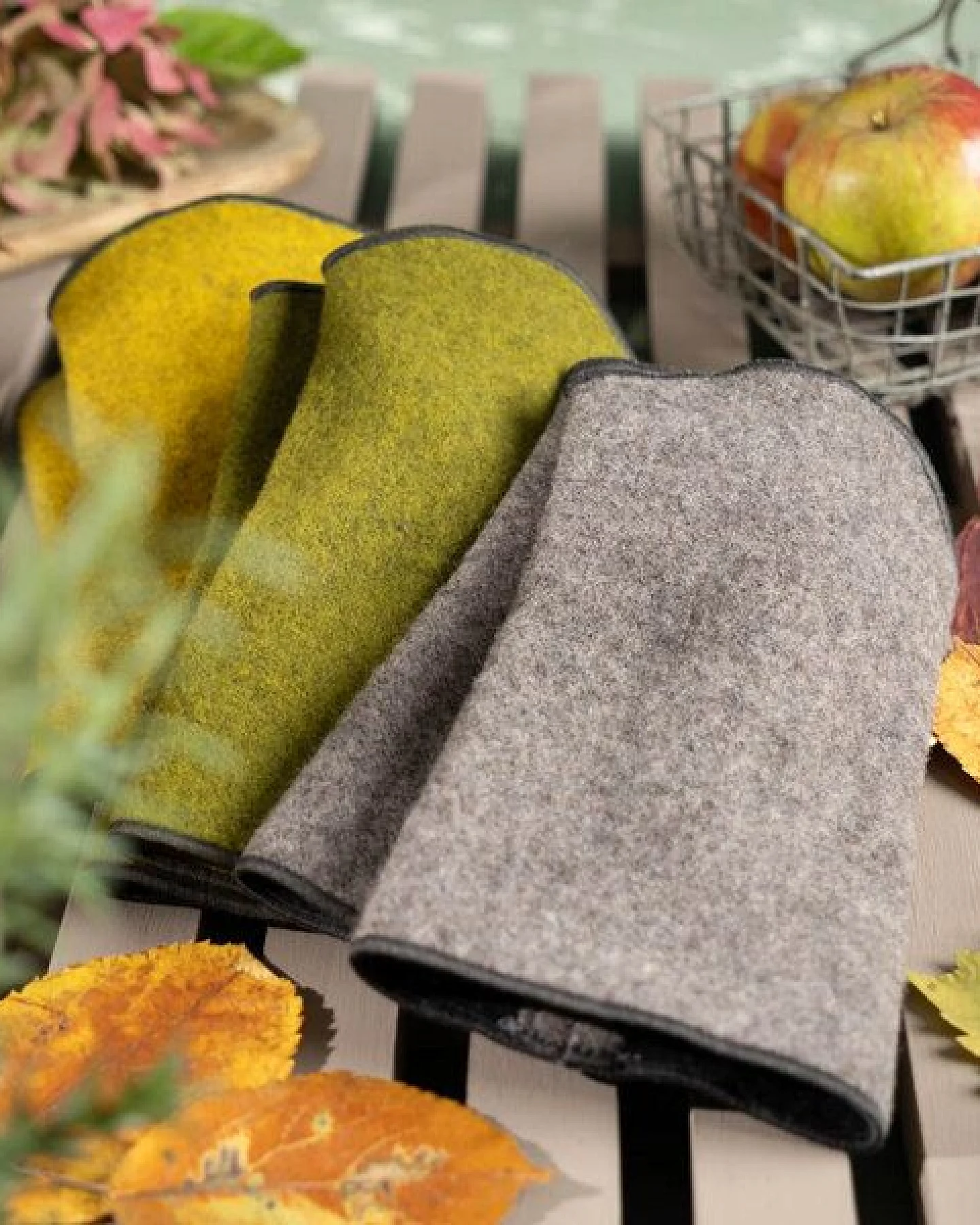 nahtur-design Pulswärmer aus Flauschloden – Ansicht 2