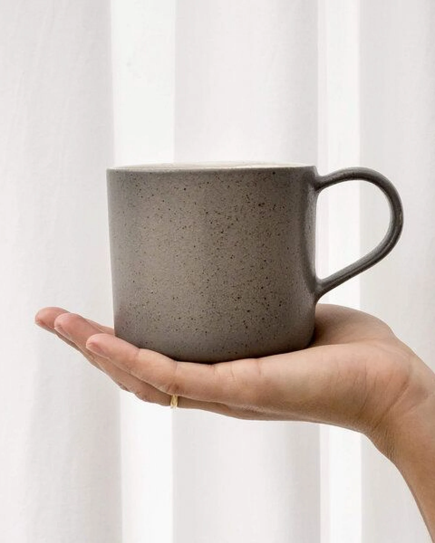 EDDA stoneware Handgemachte Steingut Tasse Ddoria - Granit Grau (ø 8 x 9 cm, 0,35 L) – Ansicht 4