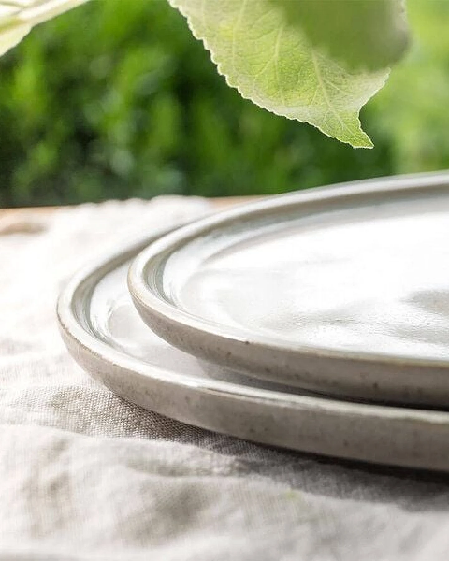 EDDA stoneware Handgemachter Steingut Teller Ddoria groß - Granit Grau (ø 28,5 x 2,0 cm) – Ansicht 3