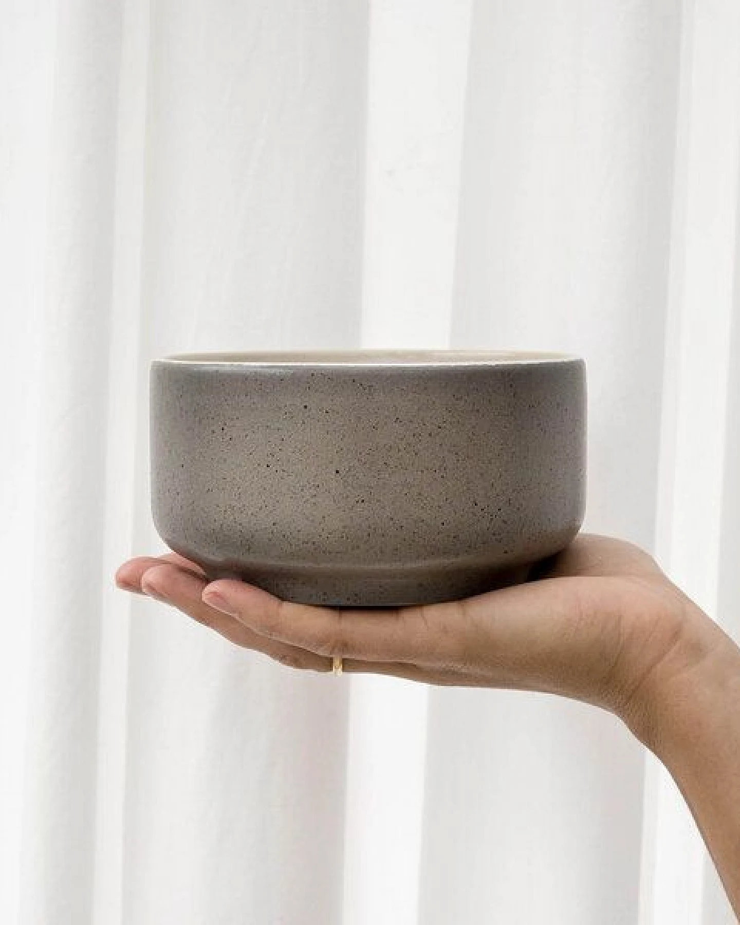 EDDA stoneware Handgemachte Steingut Schüssel Ddoria - Granit Grau (ø 13,5 x 7,5 cm, 0,65 L) – Ansicht 2