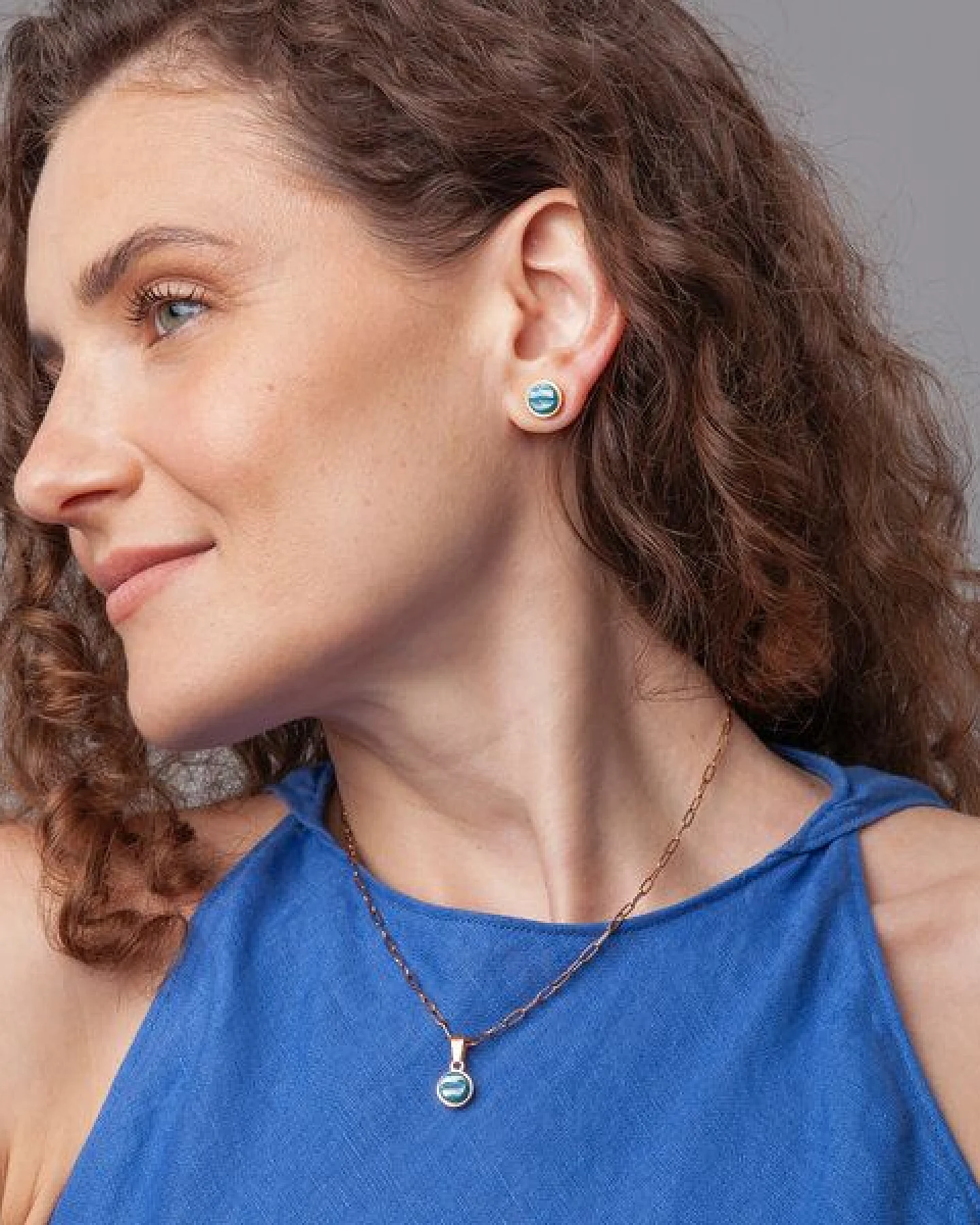 ALEXASCHA Edelstahl Ohrstecker mit Glasstein – Ansicht 2