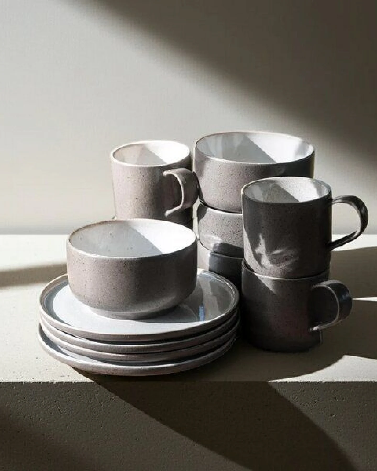 EDDA stoneware Brunch Geschirr Set Ddoria - Granit Grau aus Steingut (handgemacht) – Ansicht 2