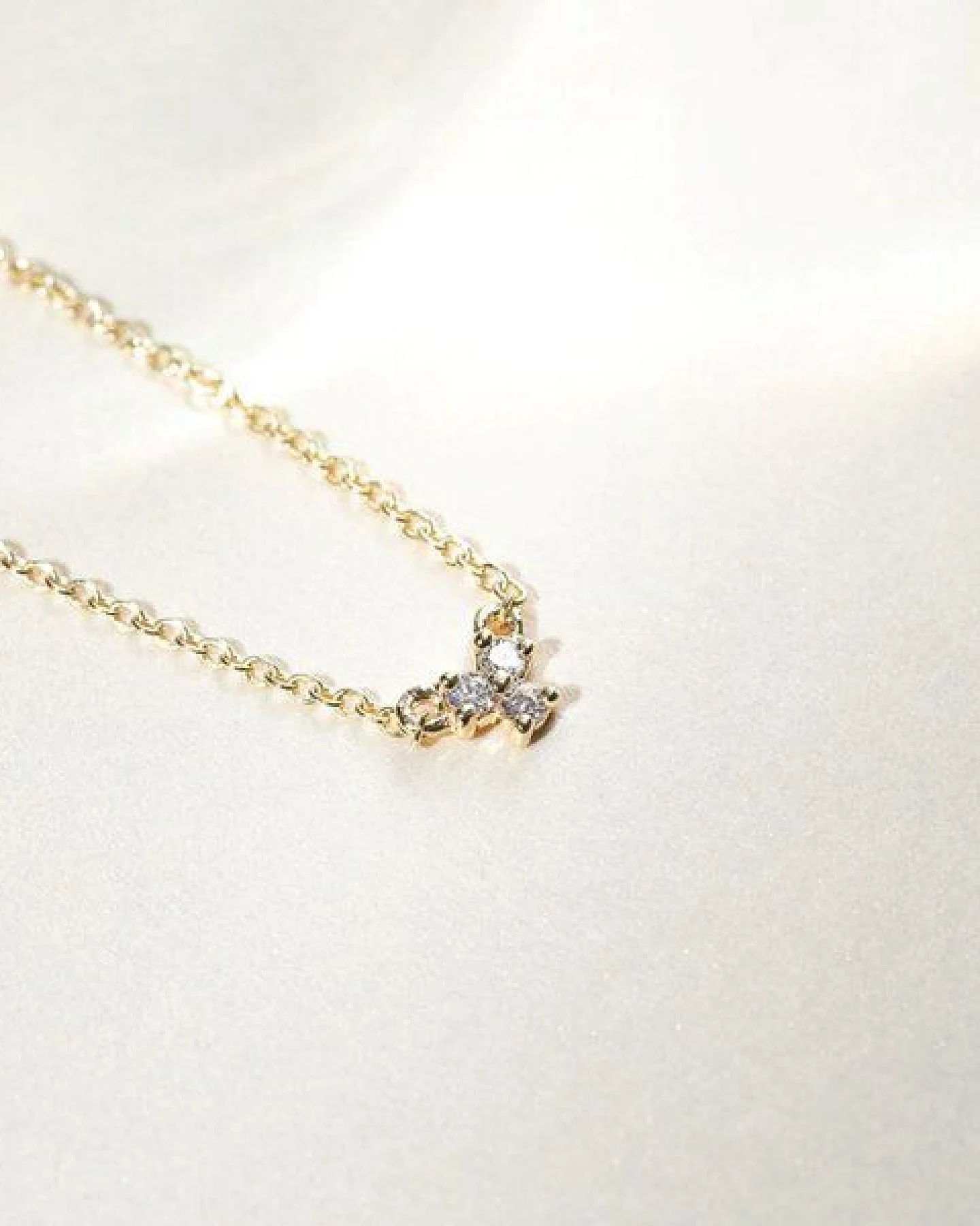 Eppi Halskette mit drei Lab Grown Diamanten Sharma – Ansicht 2