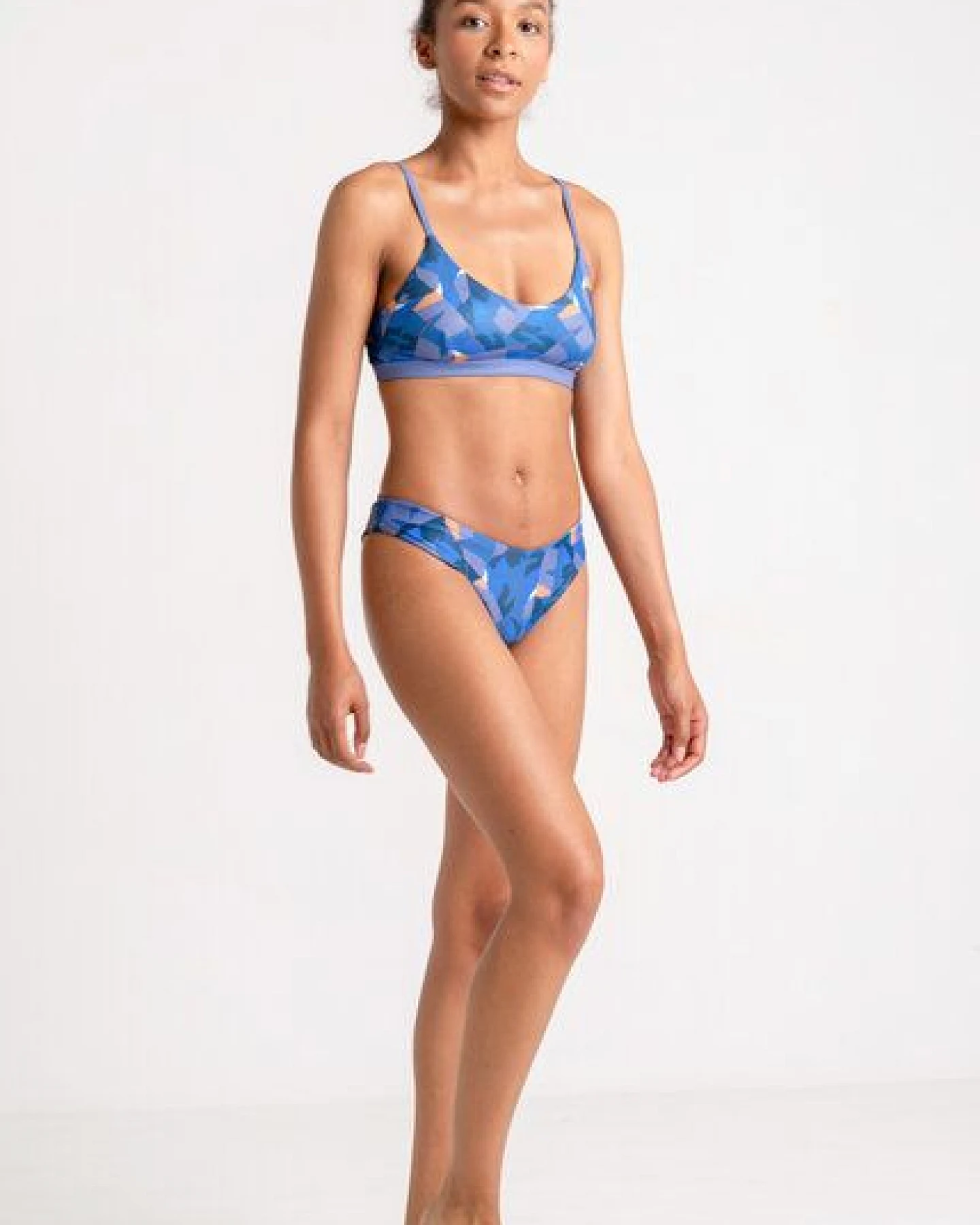 boochen Surin Bottom - wendbares Bikini Unterteil, Brazilian Cut, mit Federprint – Ansicht 3