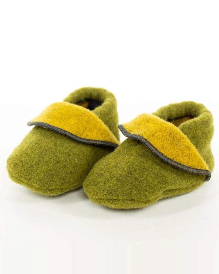 nahtur-design Babyschuhe aus 100% Flauschloden