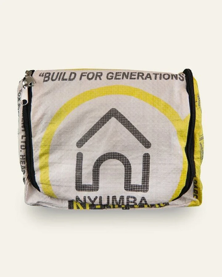 Nyuzi Blackwhite Upcycling Kulturbeutel