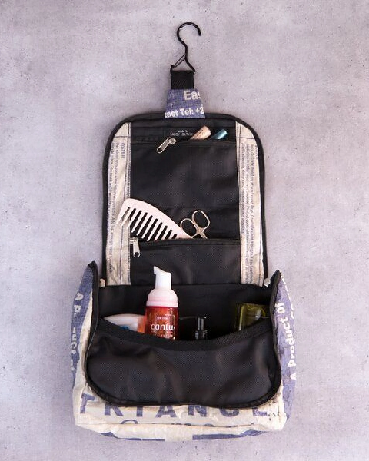 Nyuzi Blackwhite Upcycling Kulturbeutel – Ansicht 4