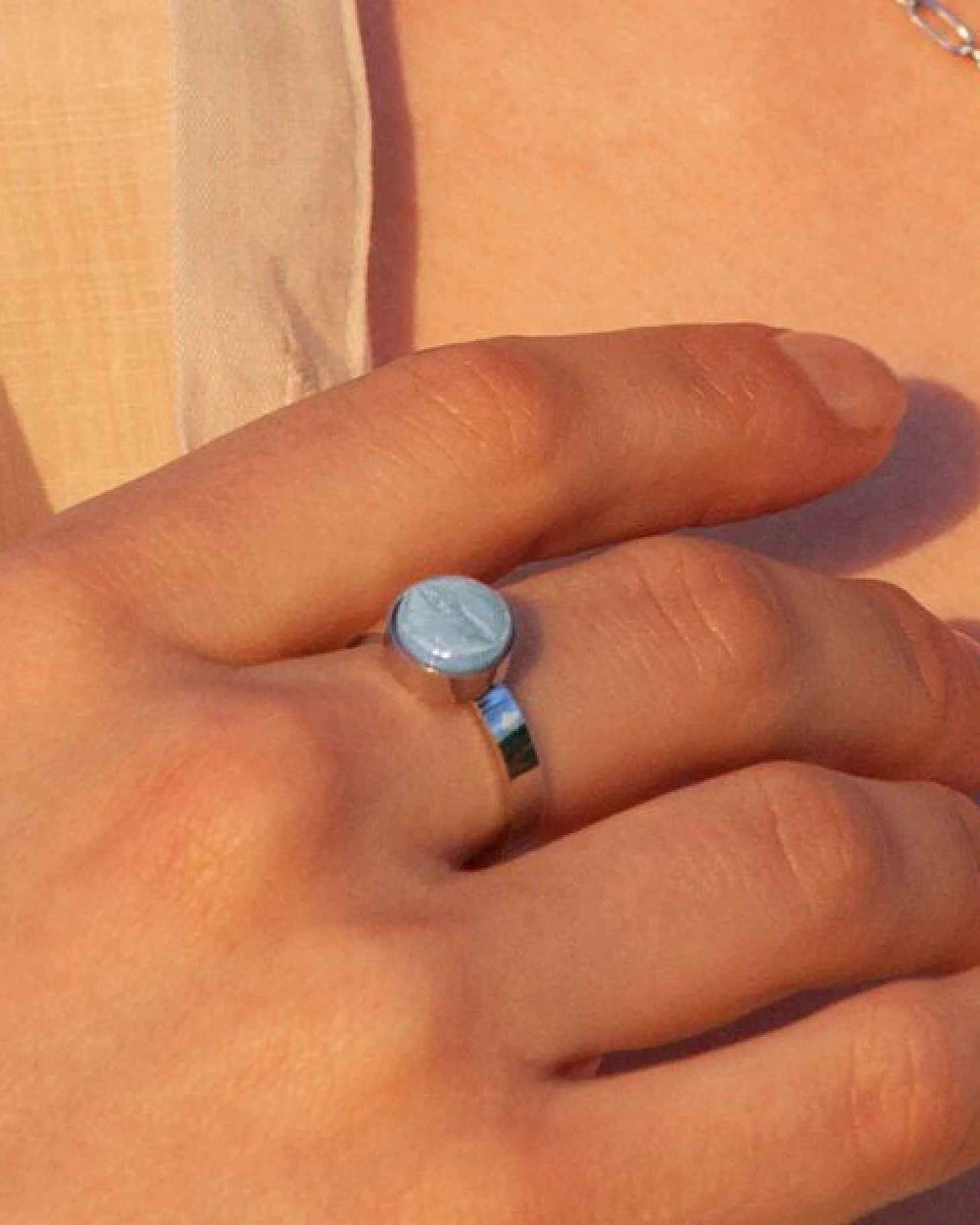 ALEXASCHA Größenverstellbarer Ring mit Stein – Ansicht 3