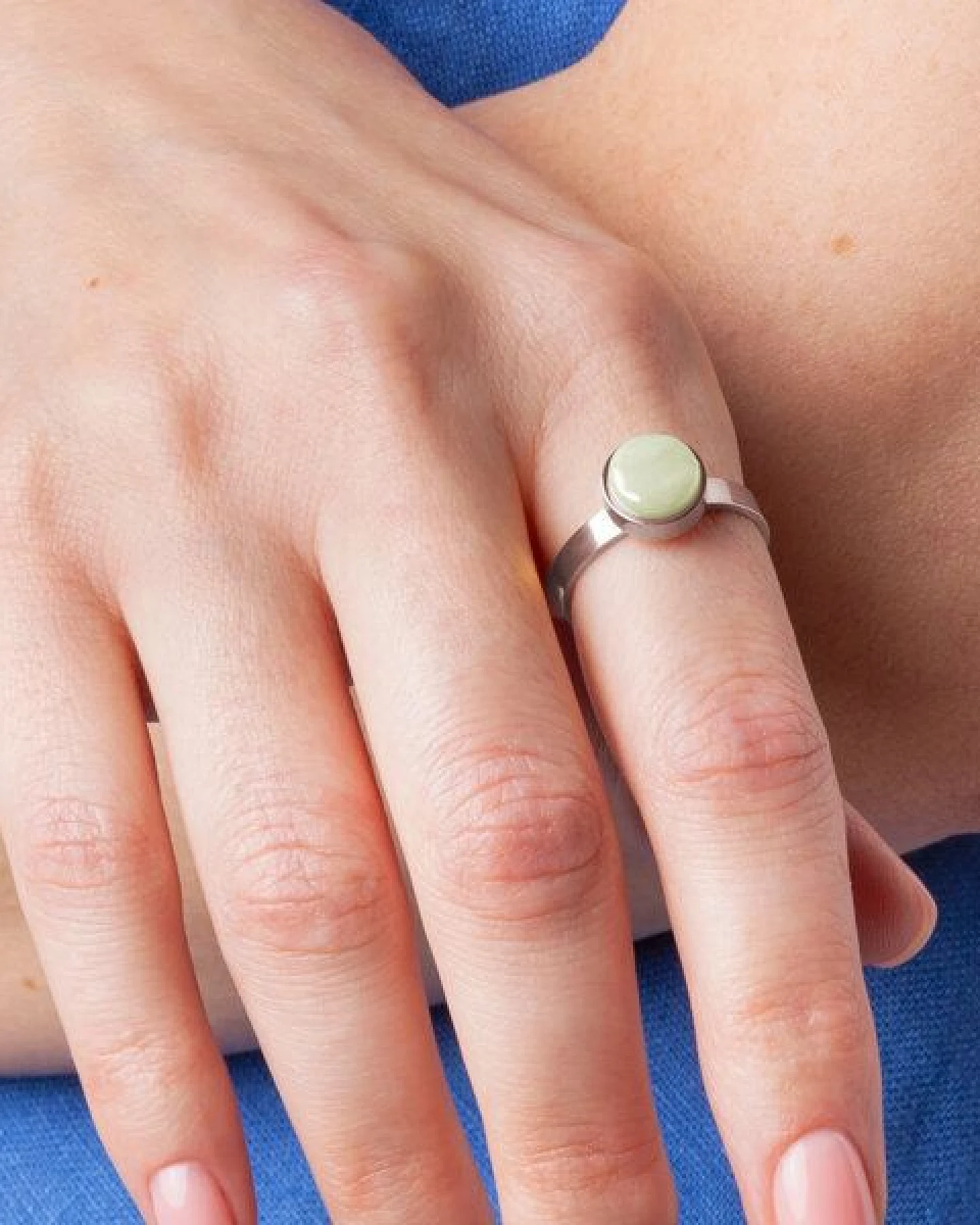 ALEXASCHA Größenverstellbarer Ring mit Stein – Ansicht 2