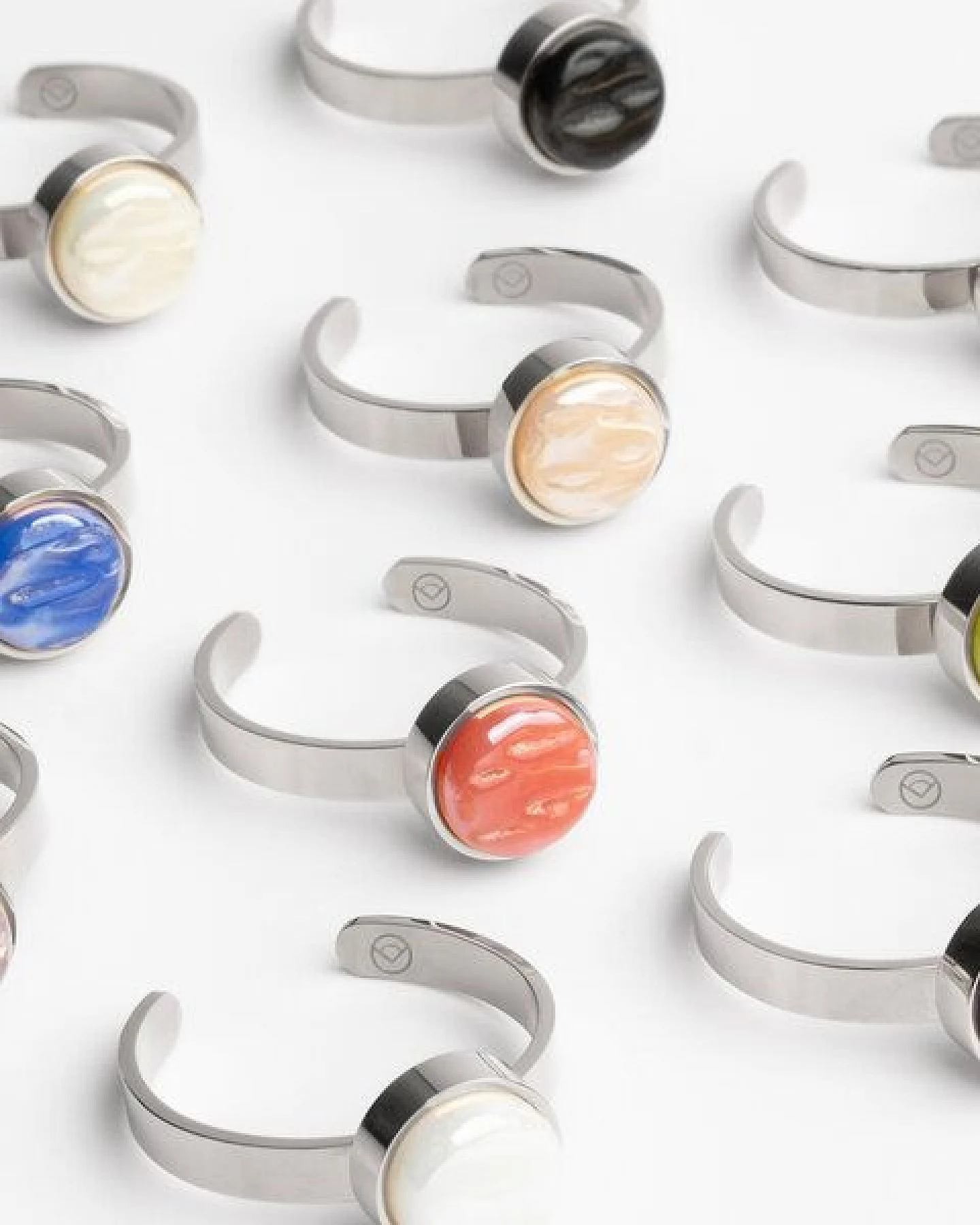 ALEXASCHA Größenverstellbarer Ring mit Stein – Ansicht 4
