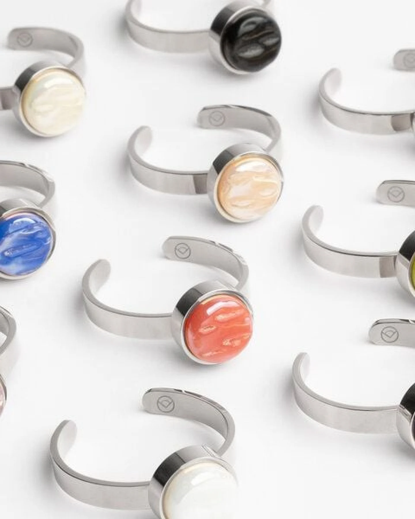 ALEXASCHA Größenverstellbarer Ring mit Stein – Ansicht 4