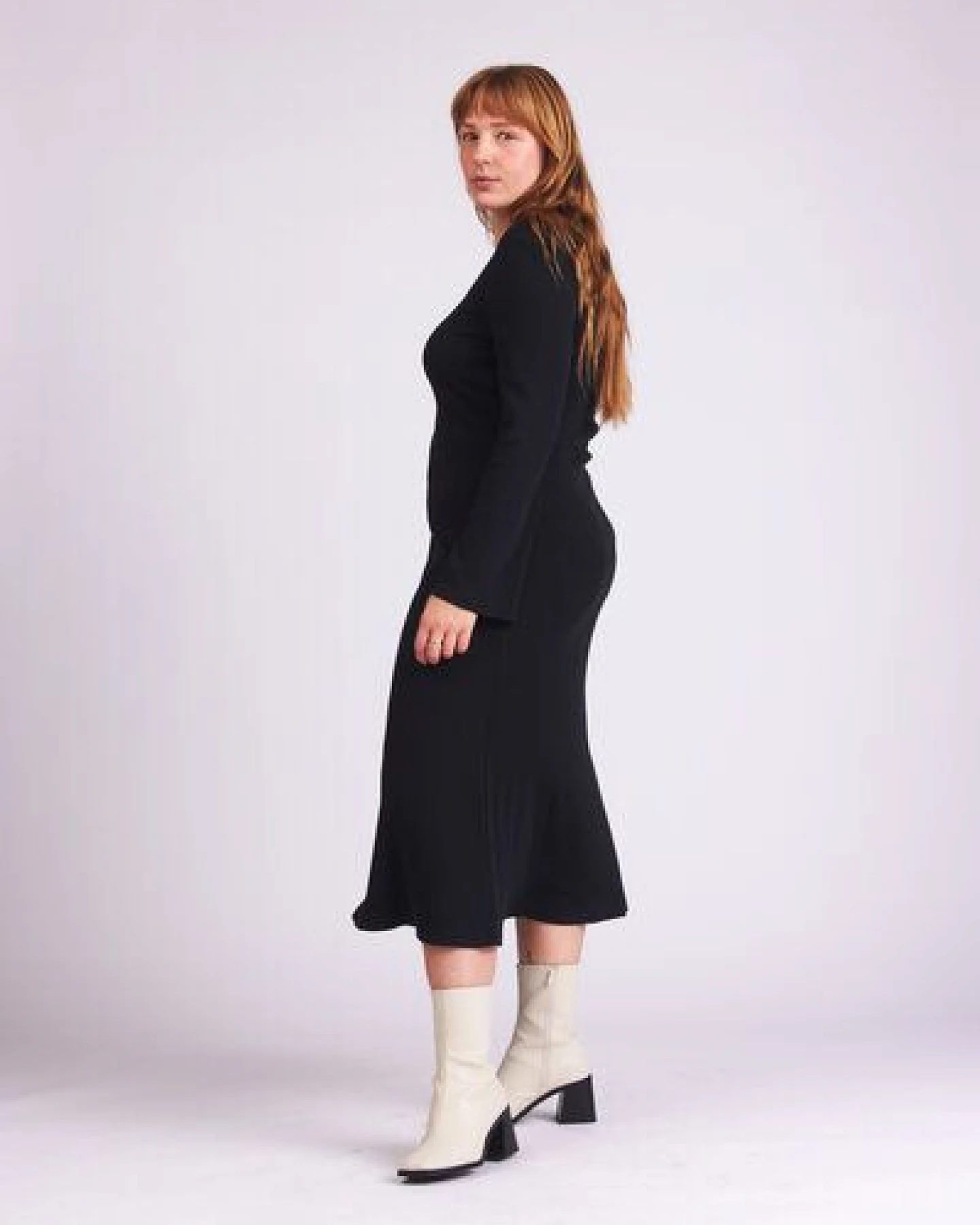 Baìge the Label Birdie - Langes Kleid mit ausgestellten Ärmeln – Ansicht 2