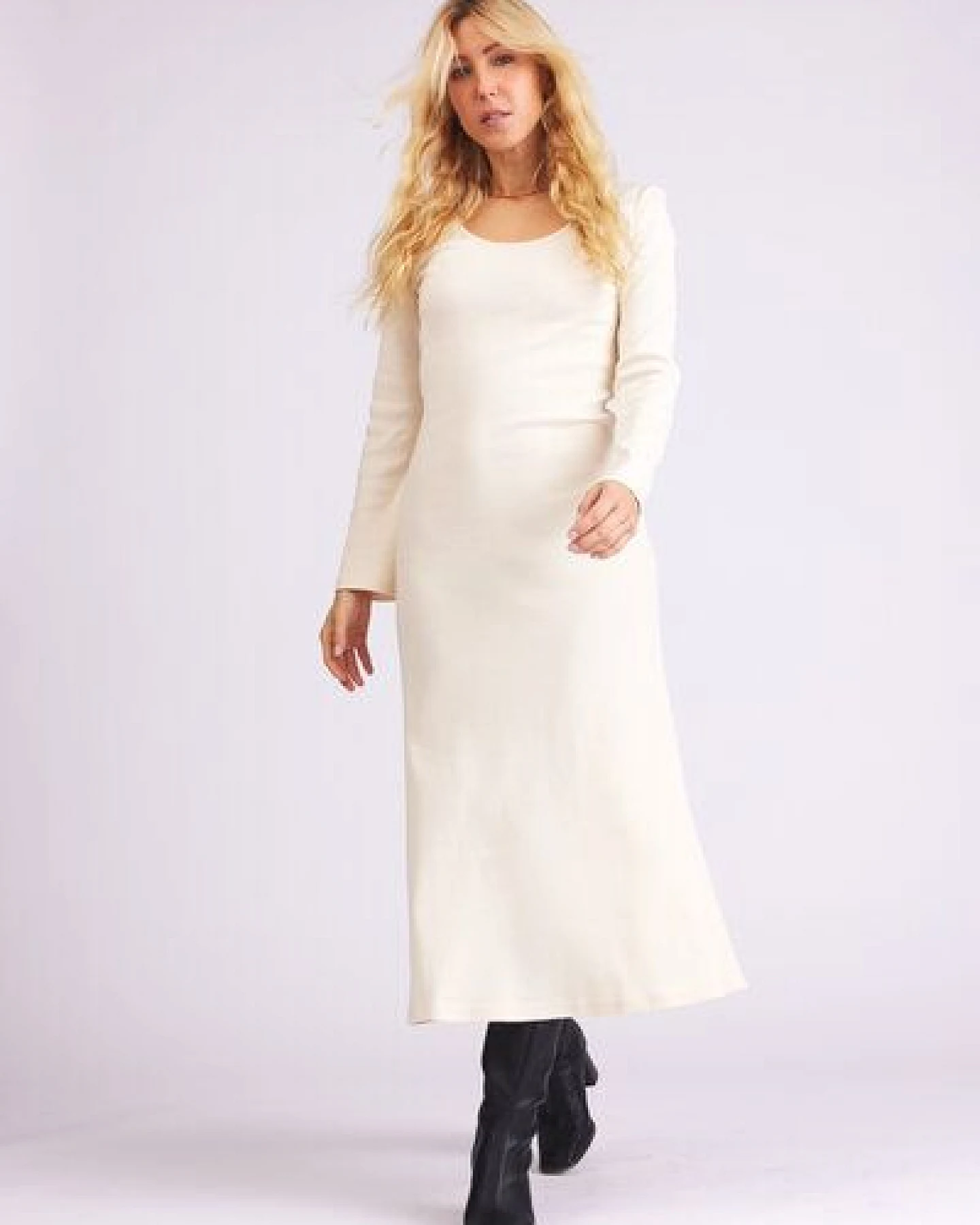 Baìge the Label Birdie - Langes Kleid mit ausgestellten Ärmeln – Ansicht 4