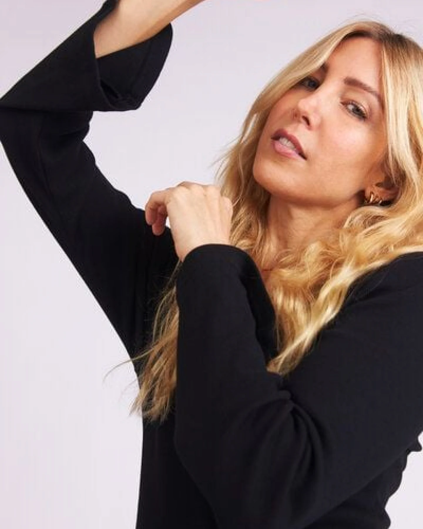 Baìge the Label Birdie - Langes Kleid mit ausgestellten Ärmeln – Ansicht 4