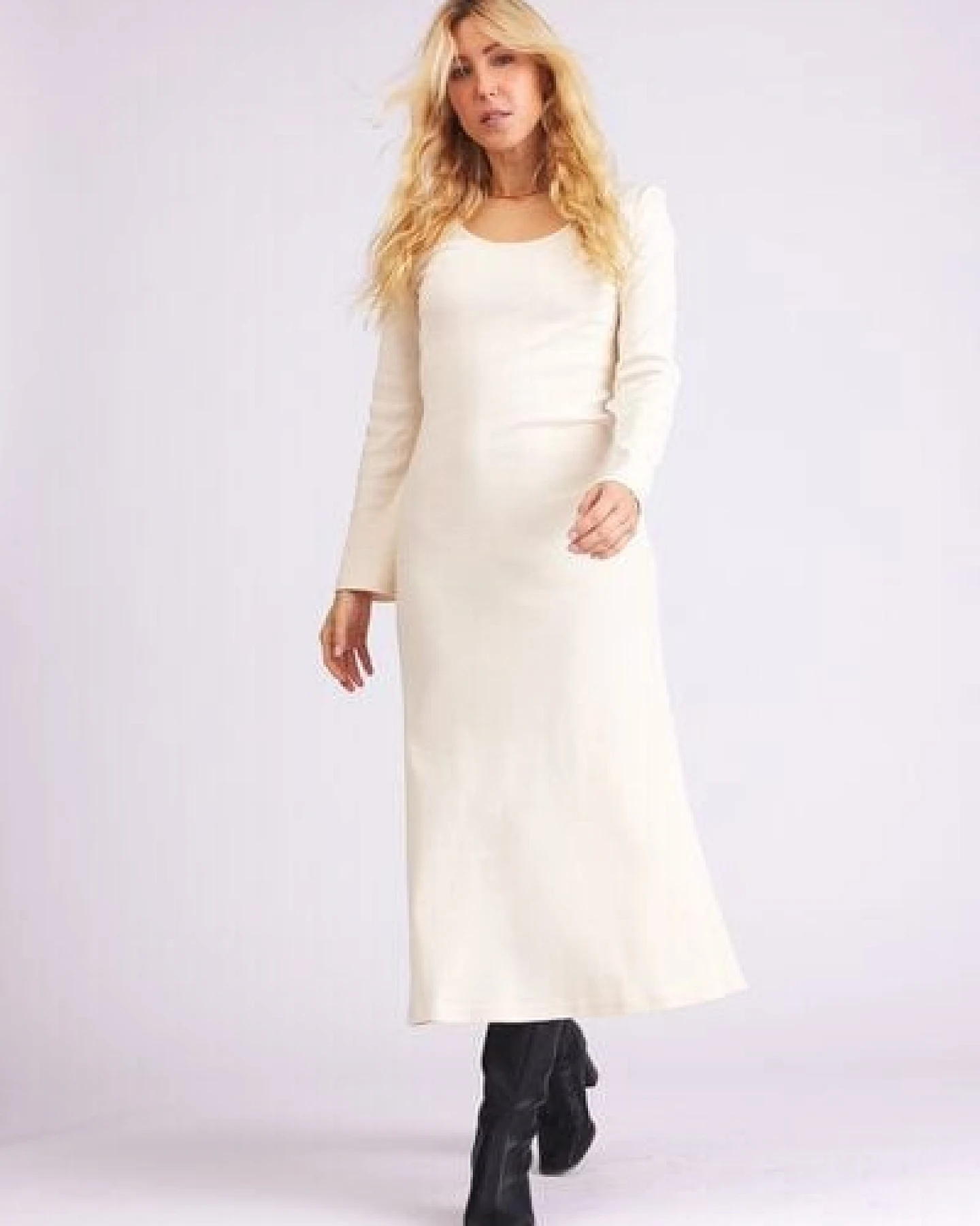 Baìge the Label Birdie - Langes Kleid mit ausgestellten Ärmeln – Ansicht 4