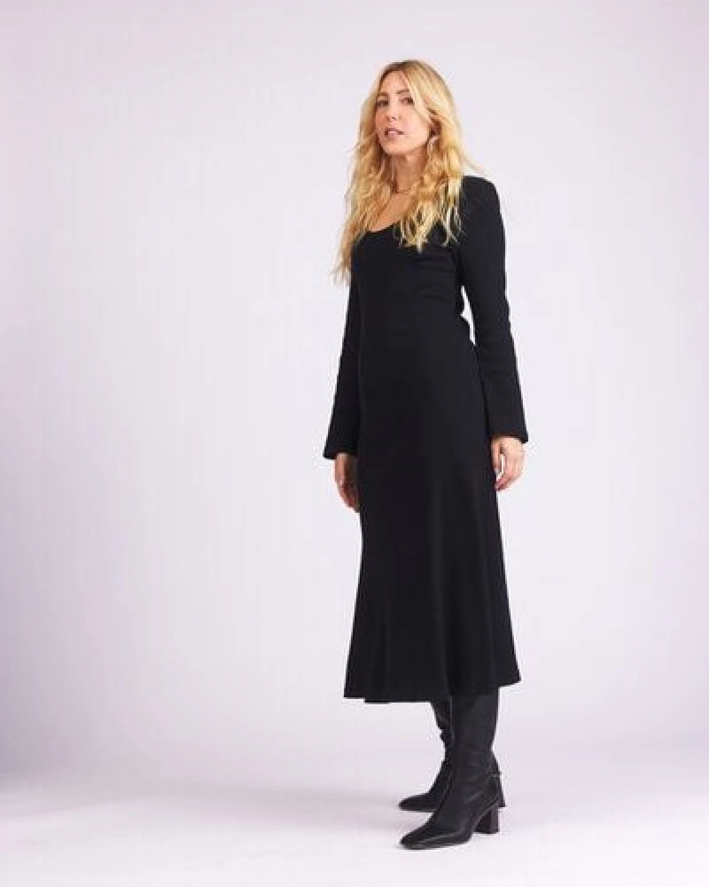 Baìge the Label Birdie - Langes Kleid mit ausgestellten Ärmeln – Ansicht 3