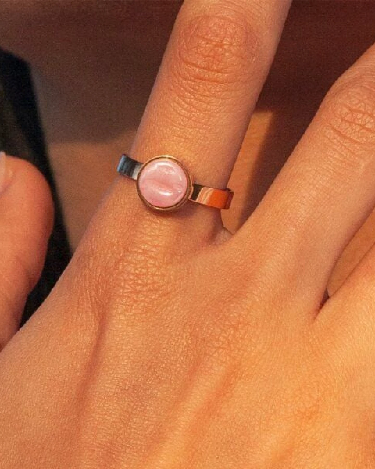 ALEXASCHA Größenverstellbarer Ring mit Stein – Ansicht 3