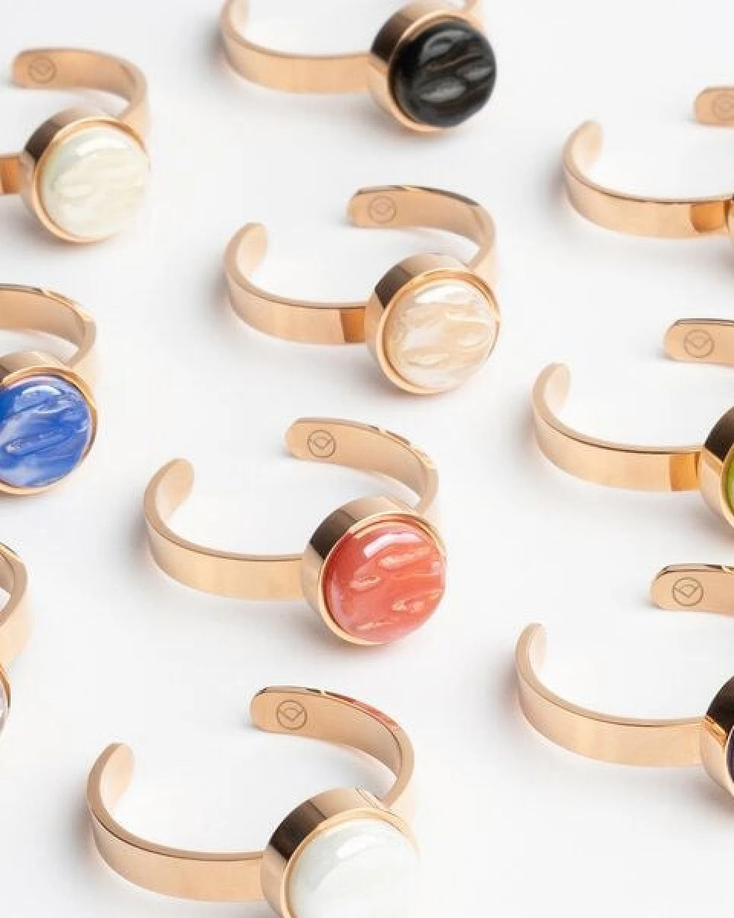 ALEXASCHA Größenverstellbarer Ring mit Stein – Ansicht 4