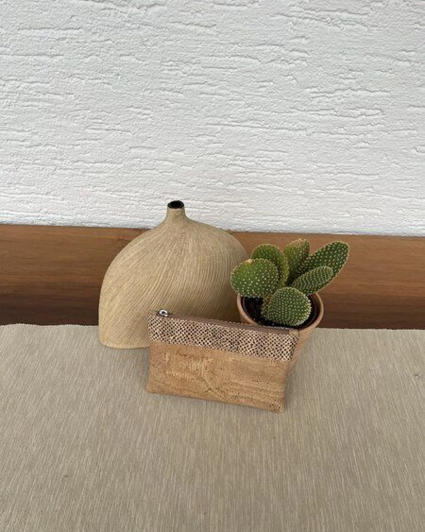 Kork-Deko Kleine Kork-Tasche / kleine Clutch / Etui / großes Portemonnaie, beige mit Snake Print-Absetzung – Ansicht 3