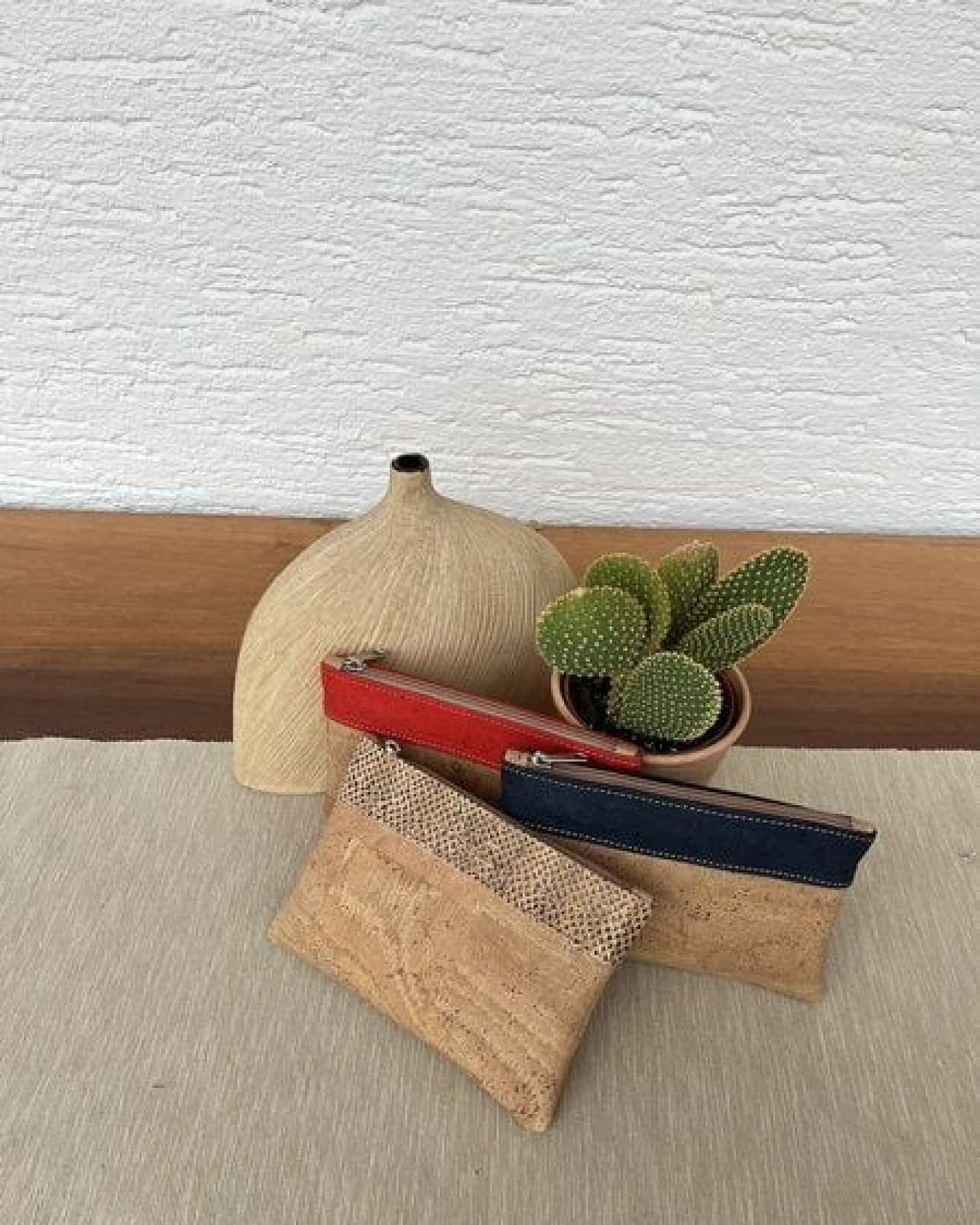 Kork-Deko Kleine Kork-Tasche / kleine Clutch / Etui / großes Portemonnaie, beige mit Snake Print-Absetzung – Ansicht 4