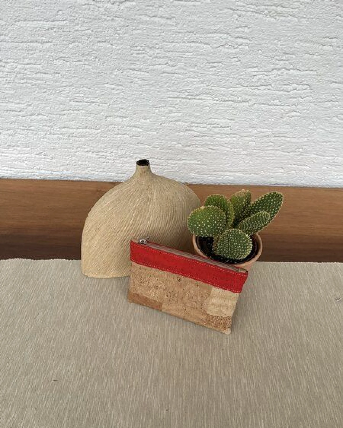 Kork-Deko Kleine Kork-Tasche / kleine Clutch / Etui / großes Portemonnaie, beige rot – Ansicht 3