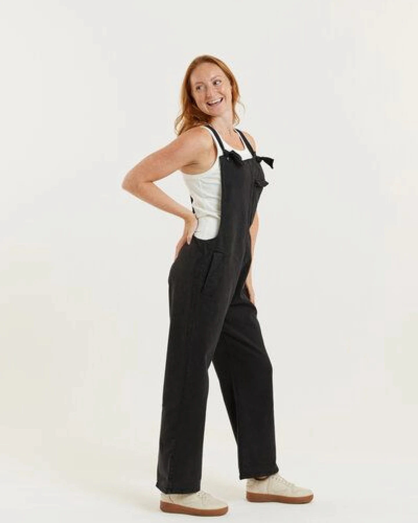 Flax and Loom Tencel-Baumwoll Latzhose Mary Lou – Ansicht 2