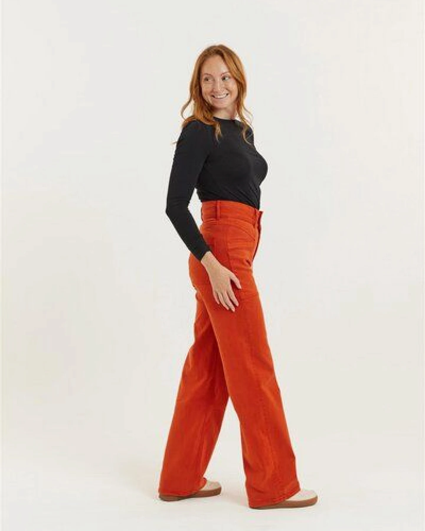 Flax and Loom Tencel-Baumwoll Jeans Straight Fit Modell: Dinah – Ansicht 3