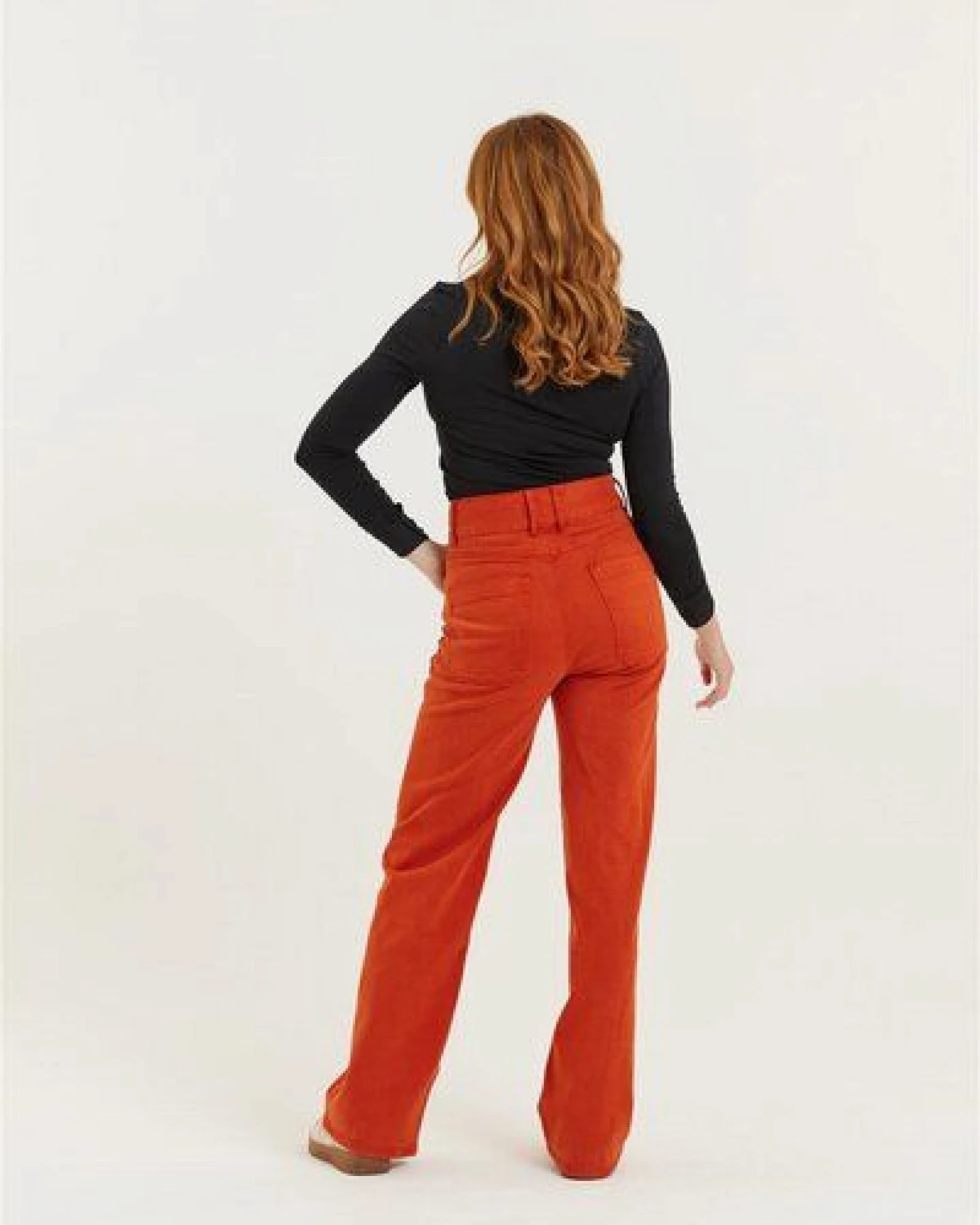 Flax and Loom Tencel-Baumwoll Jeans Straight Fit Modell: Dinah – Ansicht 4