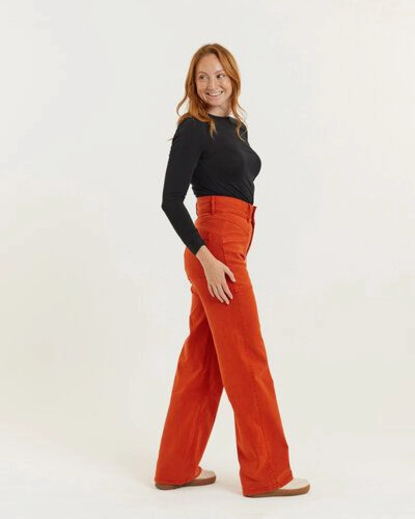 Flax and Loom Tencel-Baumwoll Jeans Straight Fit Modell: Dinah – Ansicht 3