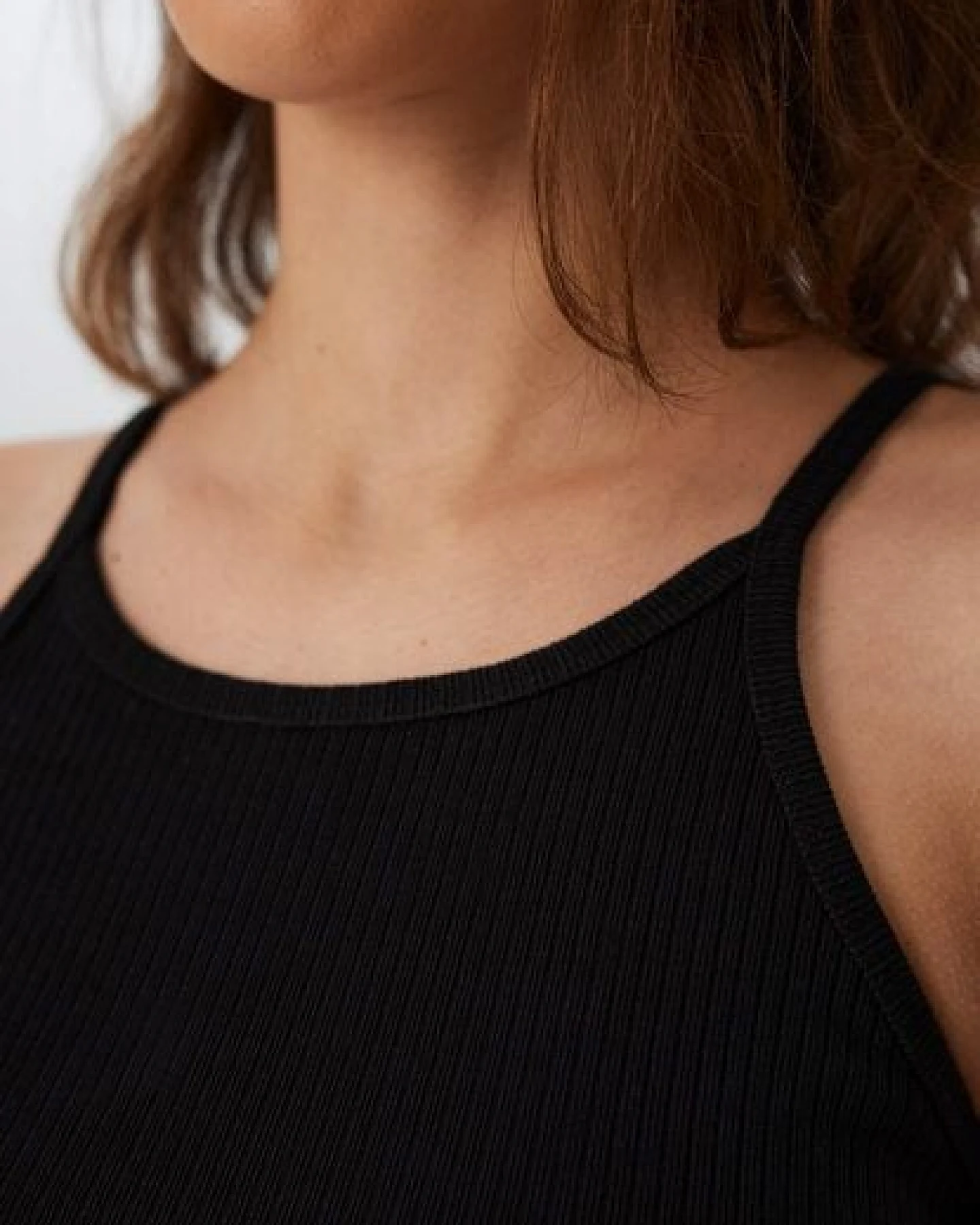 Leela Cotton Nachhaltiges Damen Ripp Crop Top – 100% Bio-Baumwolle, Spaghettitop locker, umweltfreundlich, Crop Sports T-Shirt, Tanktop – Ansicht 4