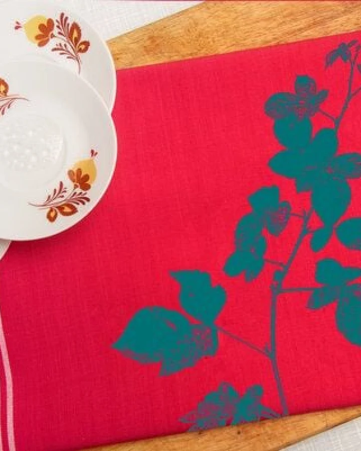Hirschkind Bio & Fair-Trade-Geschirrtuch "Brombeere" rot