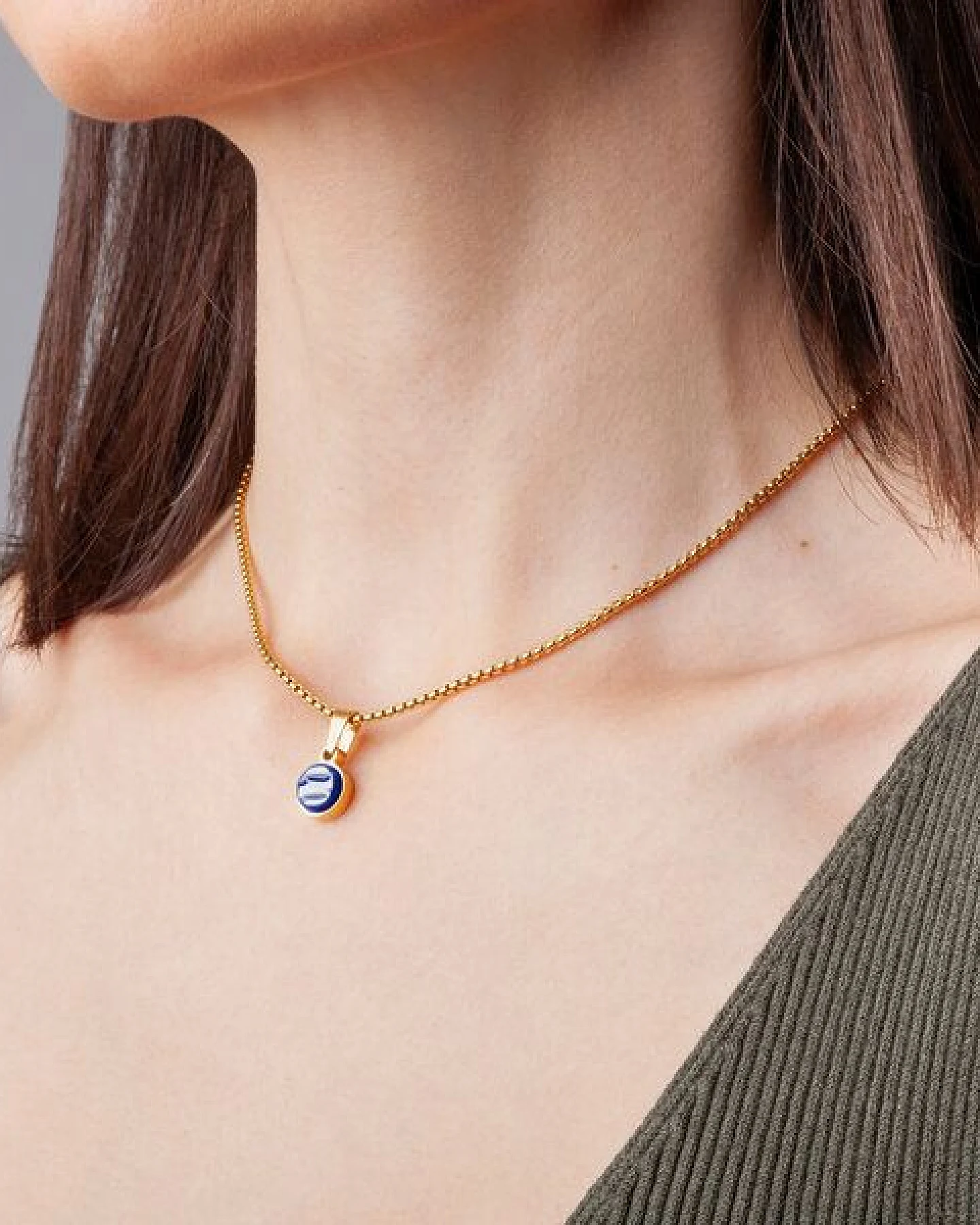 ALEXASCHA Kurze Kette mit Anhänger – Ansicht 2