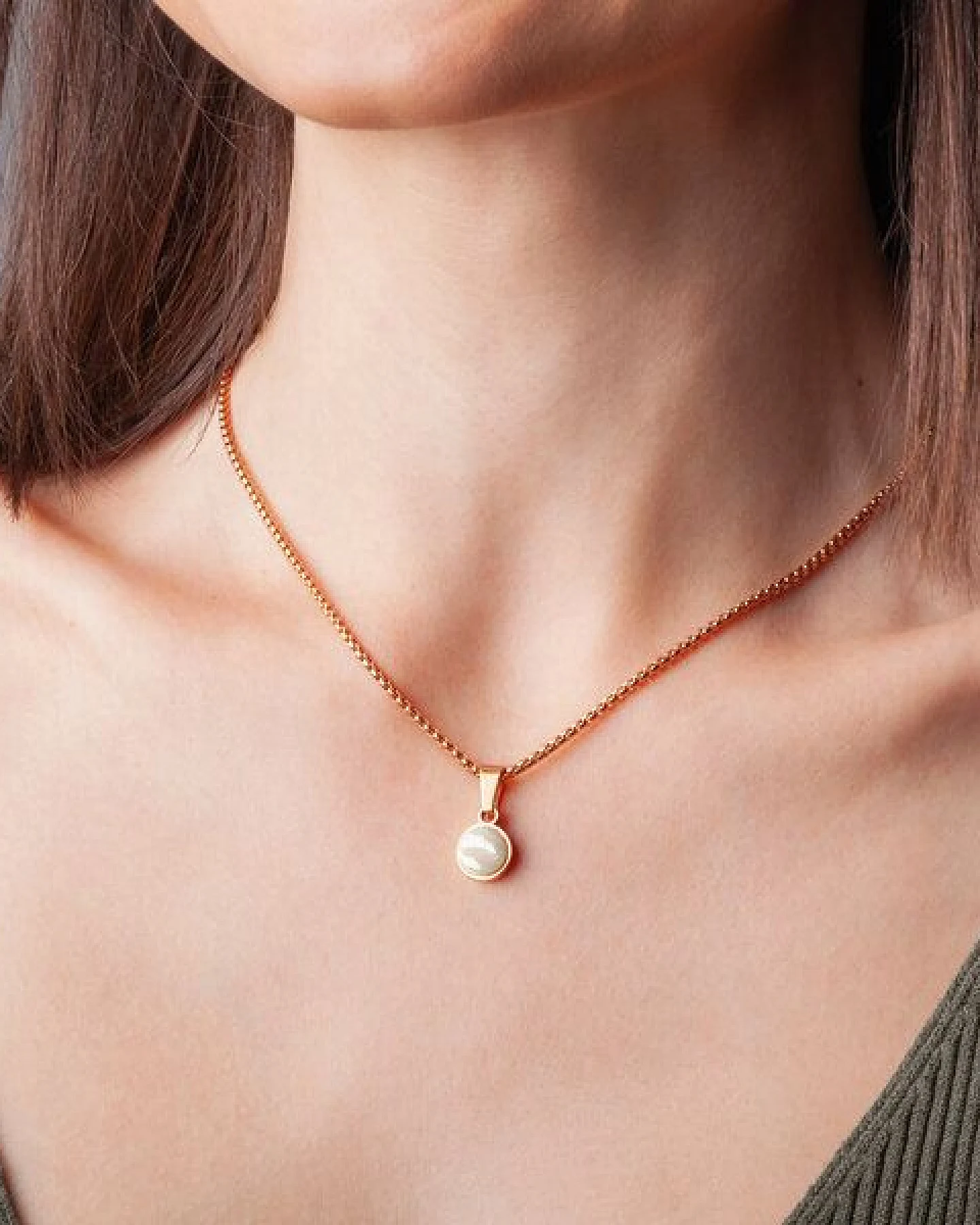 ALEXASCHA Kurze Kette mit Anhänger – Ansicht 2