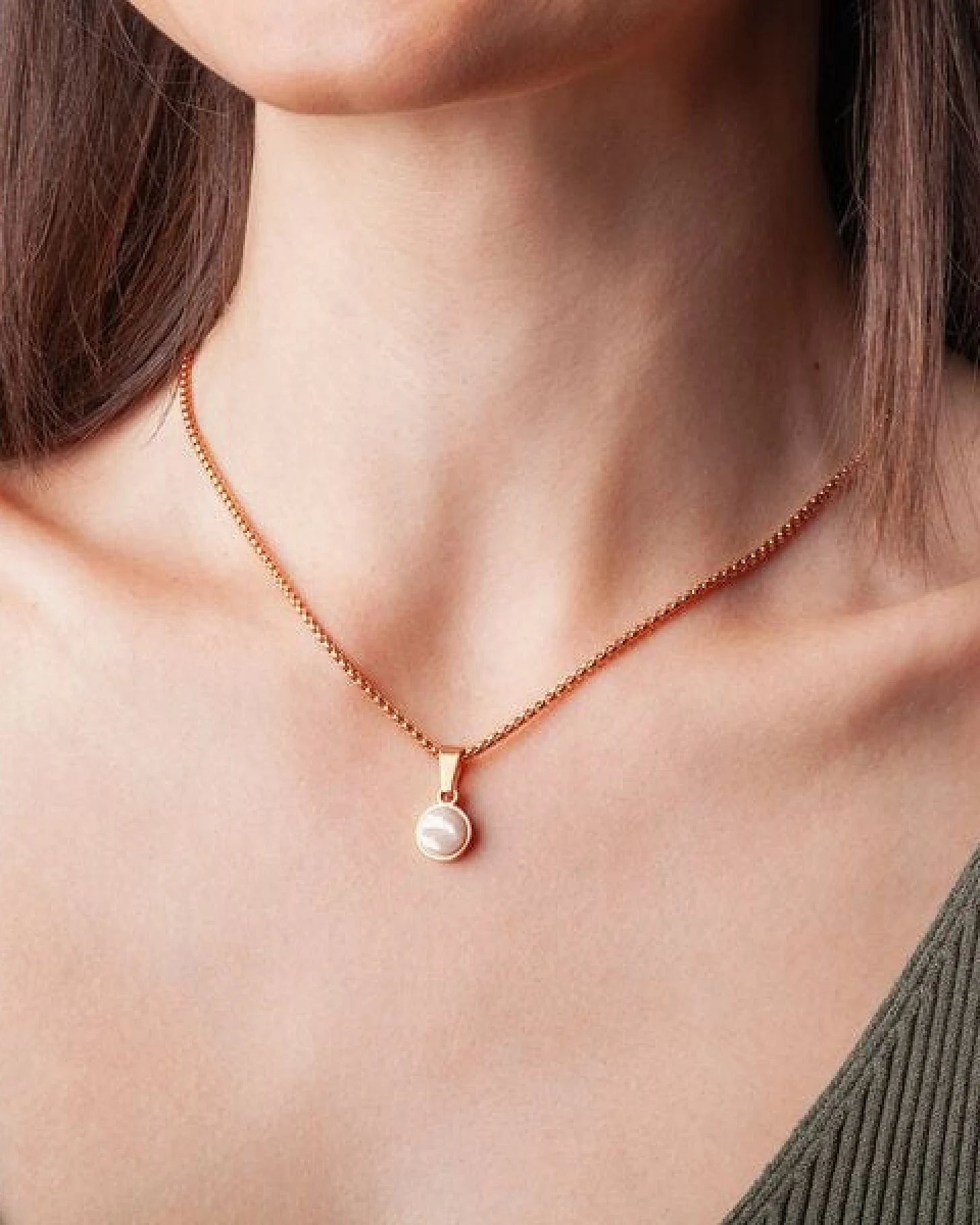 ALEXASCHA Kurze Kette mit Anhänger – Ansicht 2