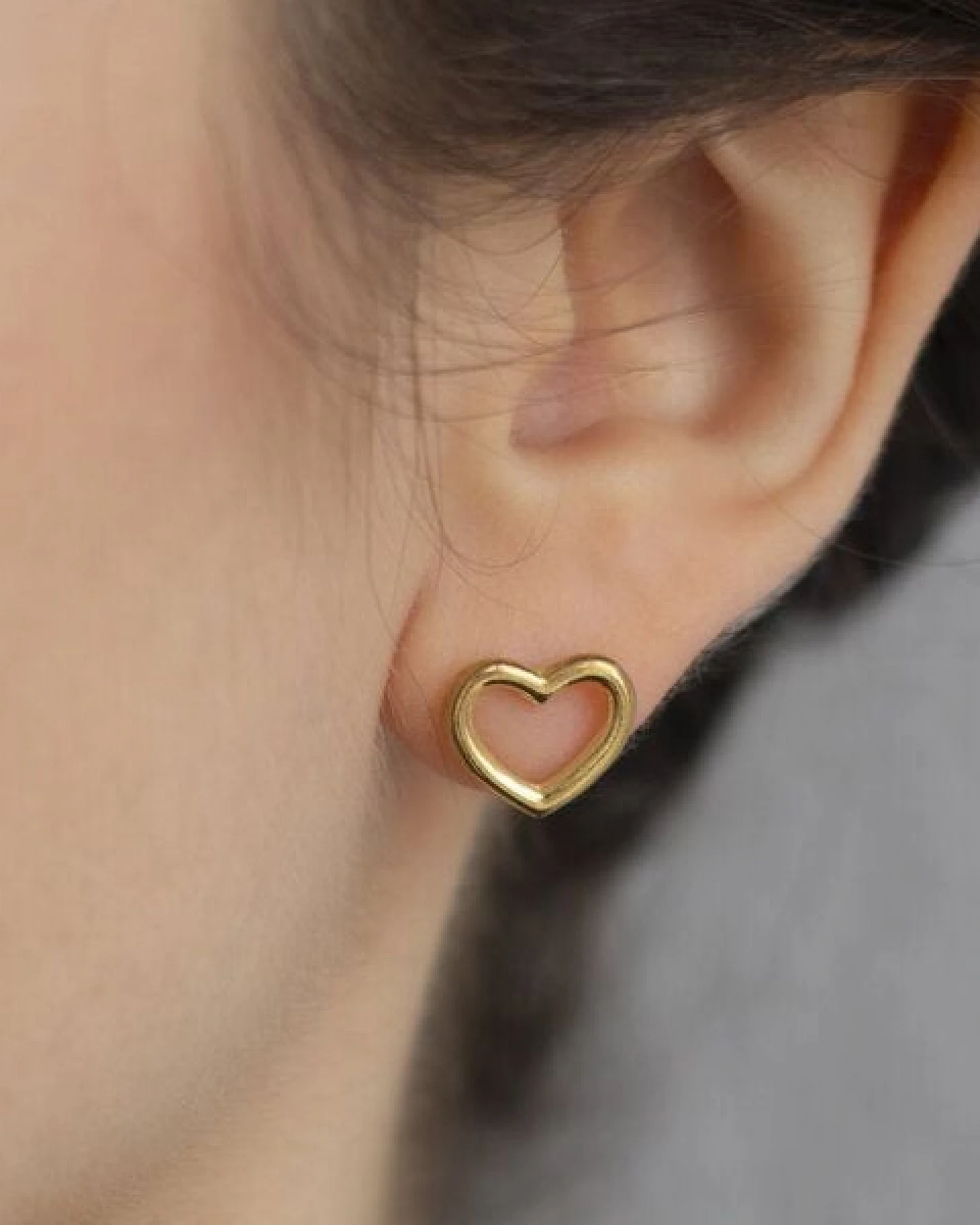 Paeoni Colors Herz-Ohrstecker aus 18k Gold Vermeil, 925 Sterling Silber – Ansicht 4