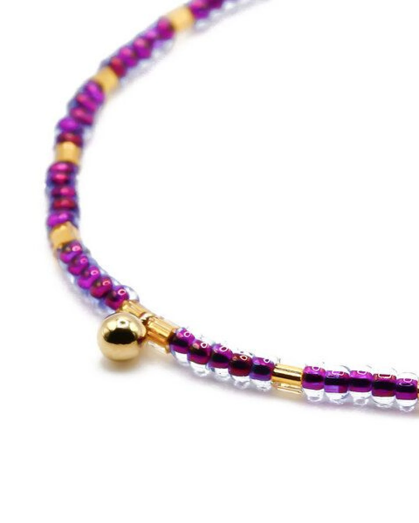 juni Lila Perlenarmband "Miss Purple" mit Goldkugel Anhänger aus recyceltem Gold – Ansicht 3