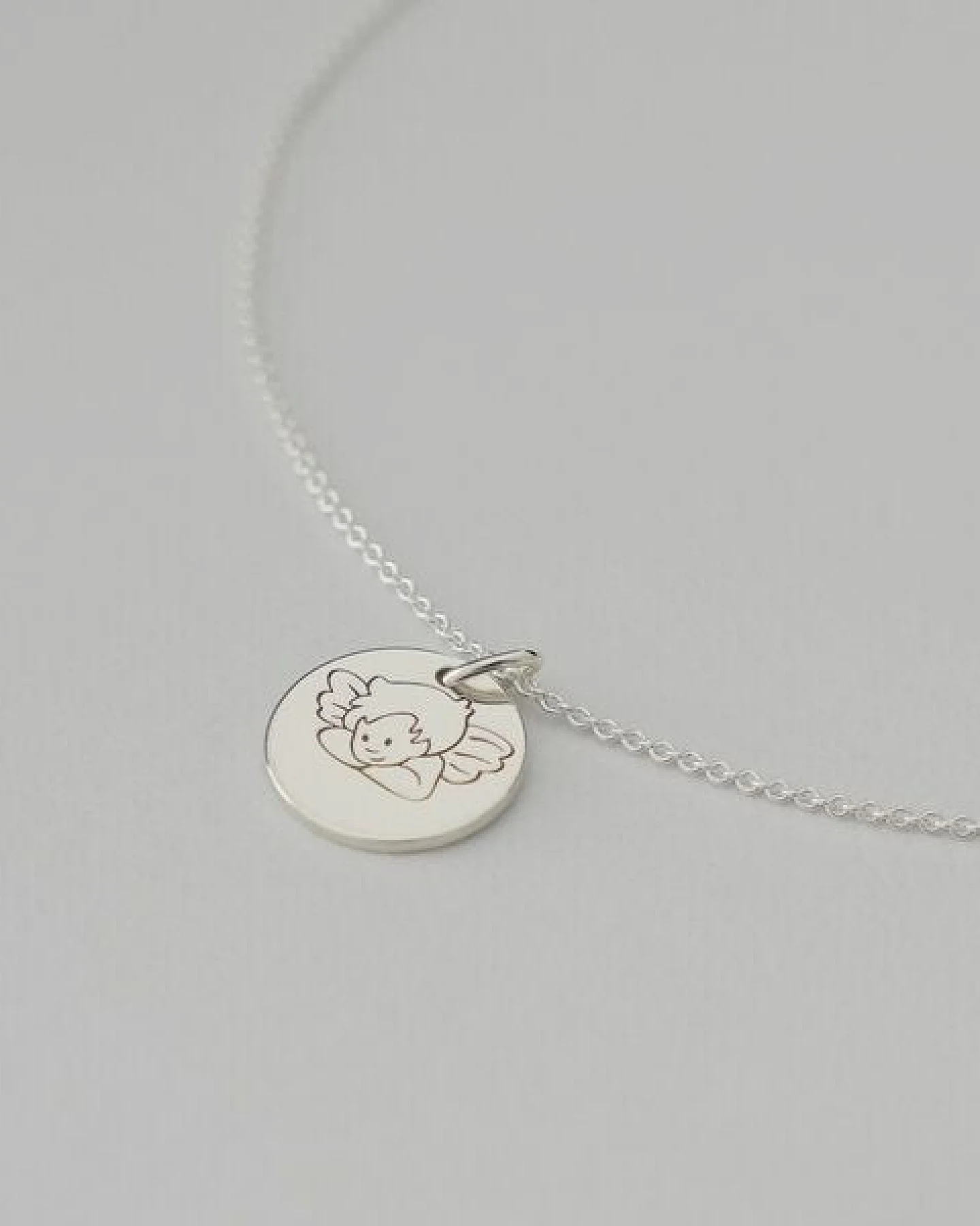 BELLYBIRD Jewellery Kinderkette - kleiner Schutzengel mit Namensgravur, Anhänger/ Silber/ vergoldet – Ansicht 3