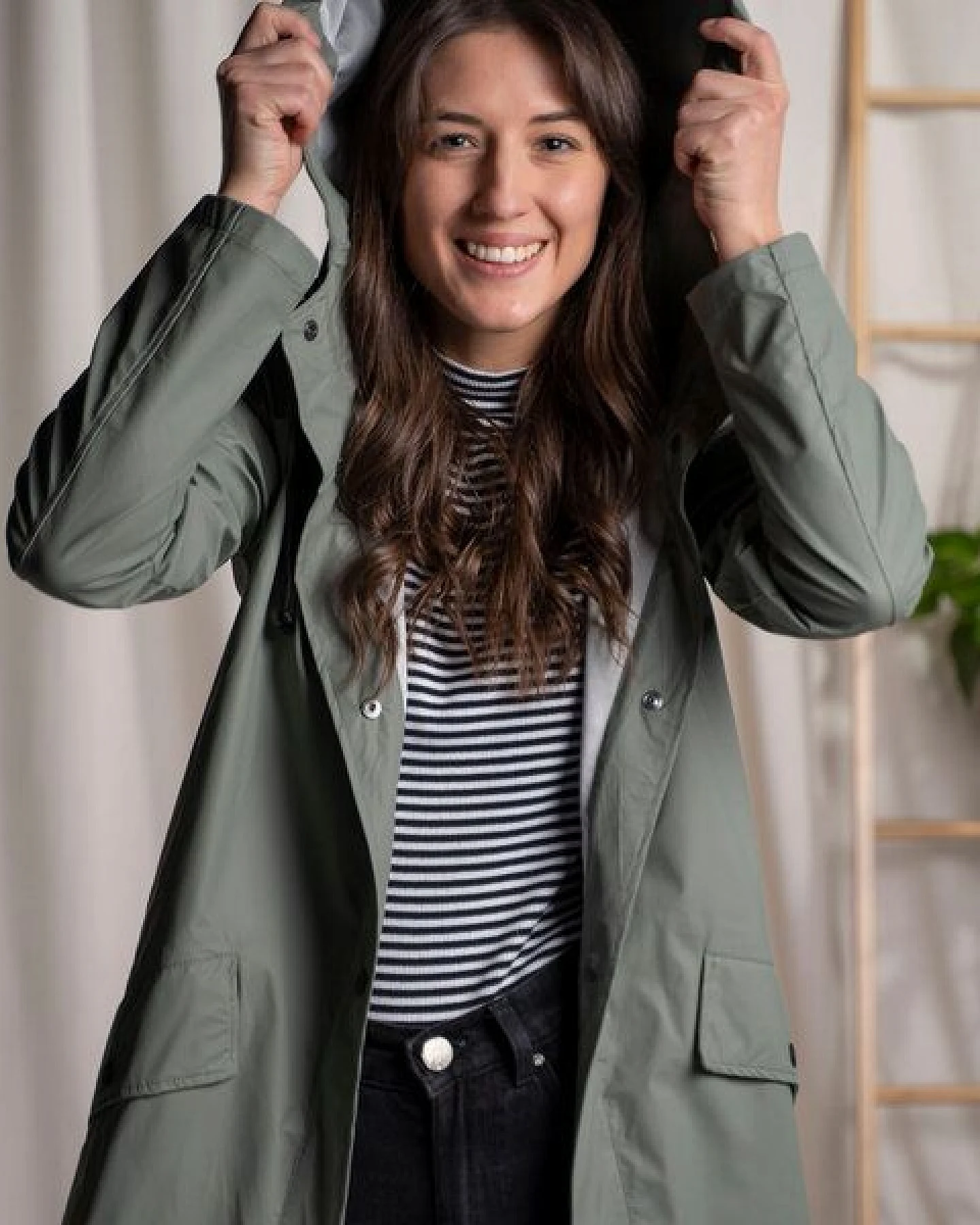 Vresh Clothing Evi - Regenjacke recycelt, Salbei – Ansicht 3